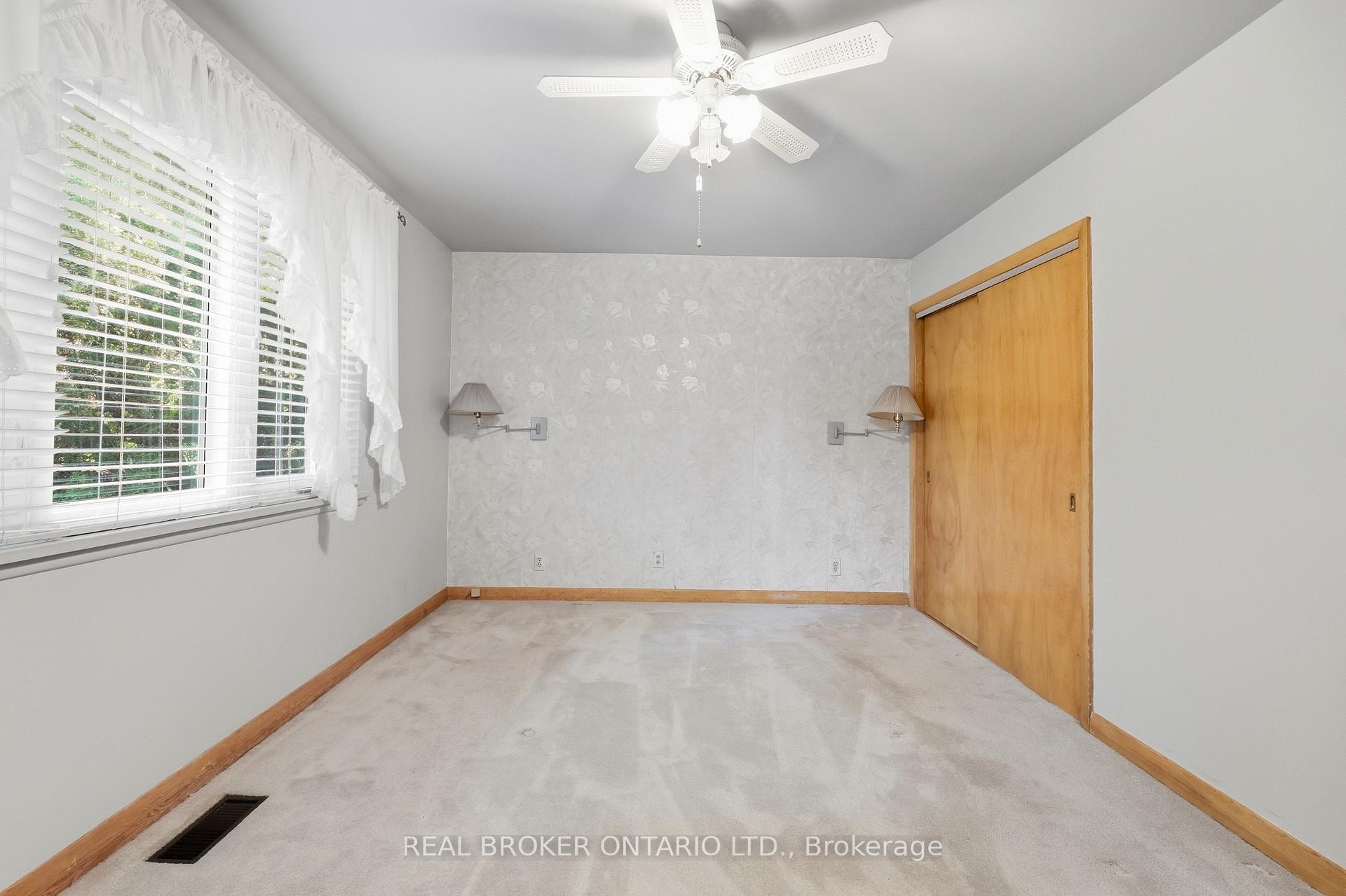 Photo 20 of 8 Hill Place, Hamilton, Stoney Creek — HOMEH