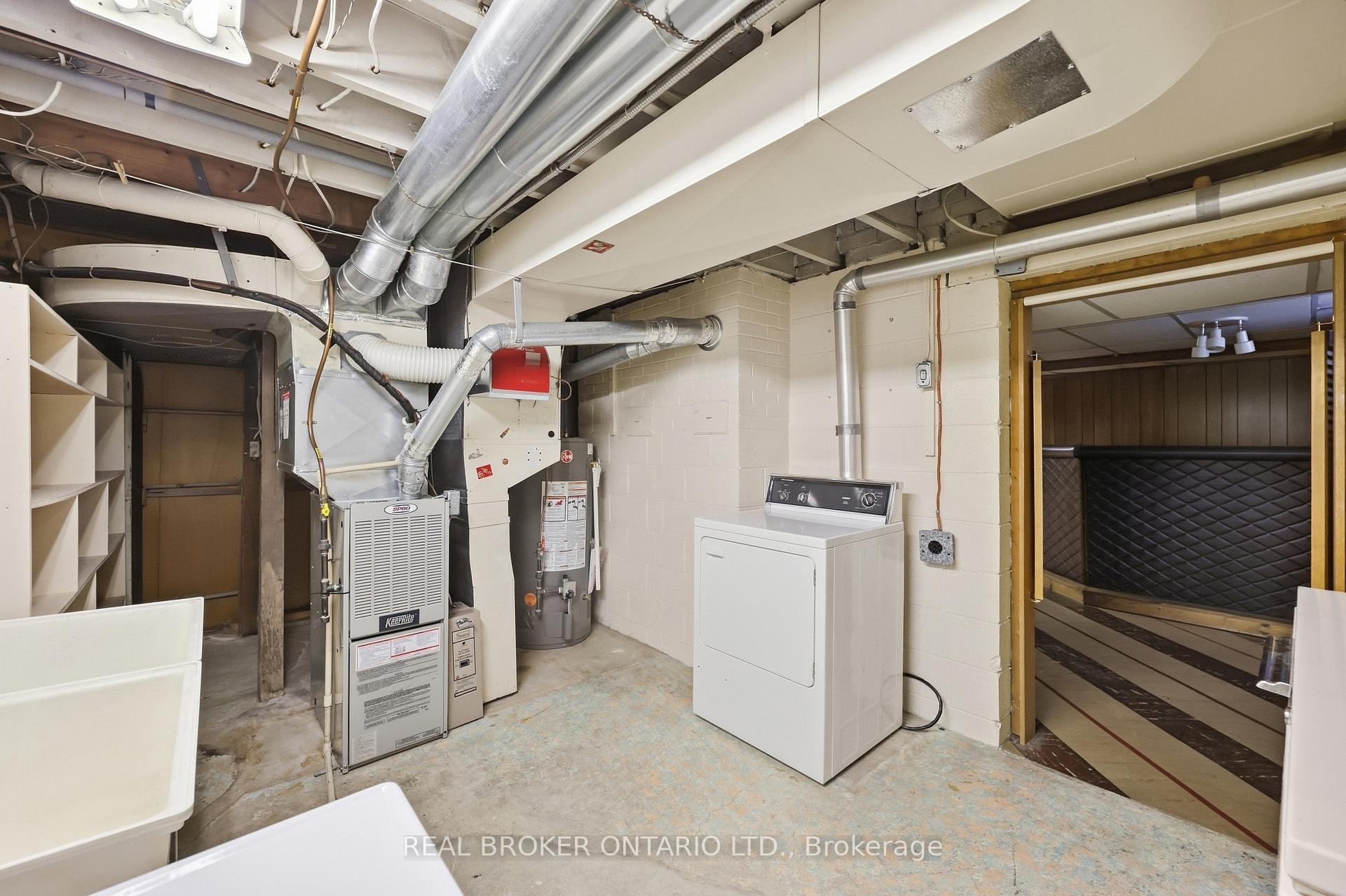Photo 24 of 8 Hill Place, Hamilton, Stoney Creek — HOMEH