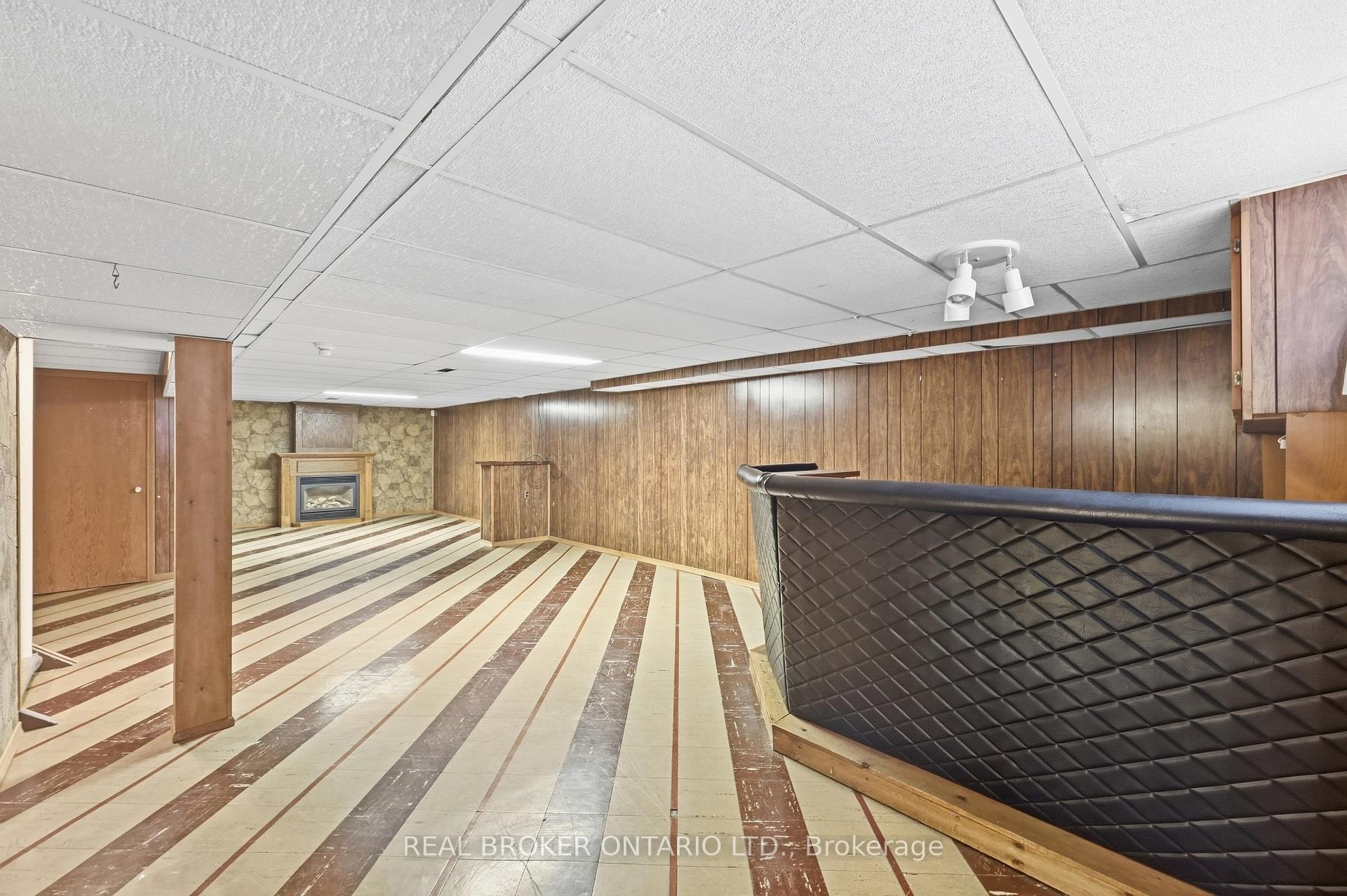 Photo 25 of 8 Hill Place, Hamilton, Stoney Creek — HOMEH