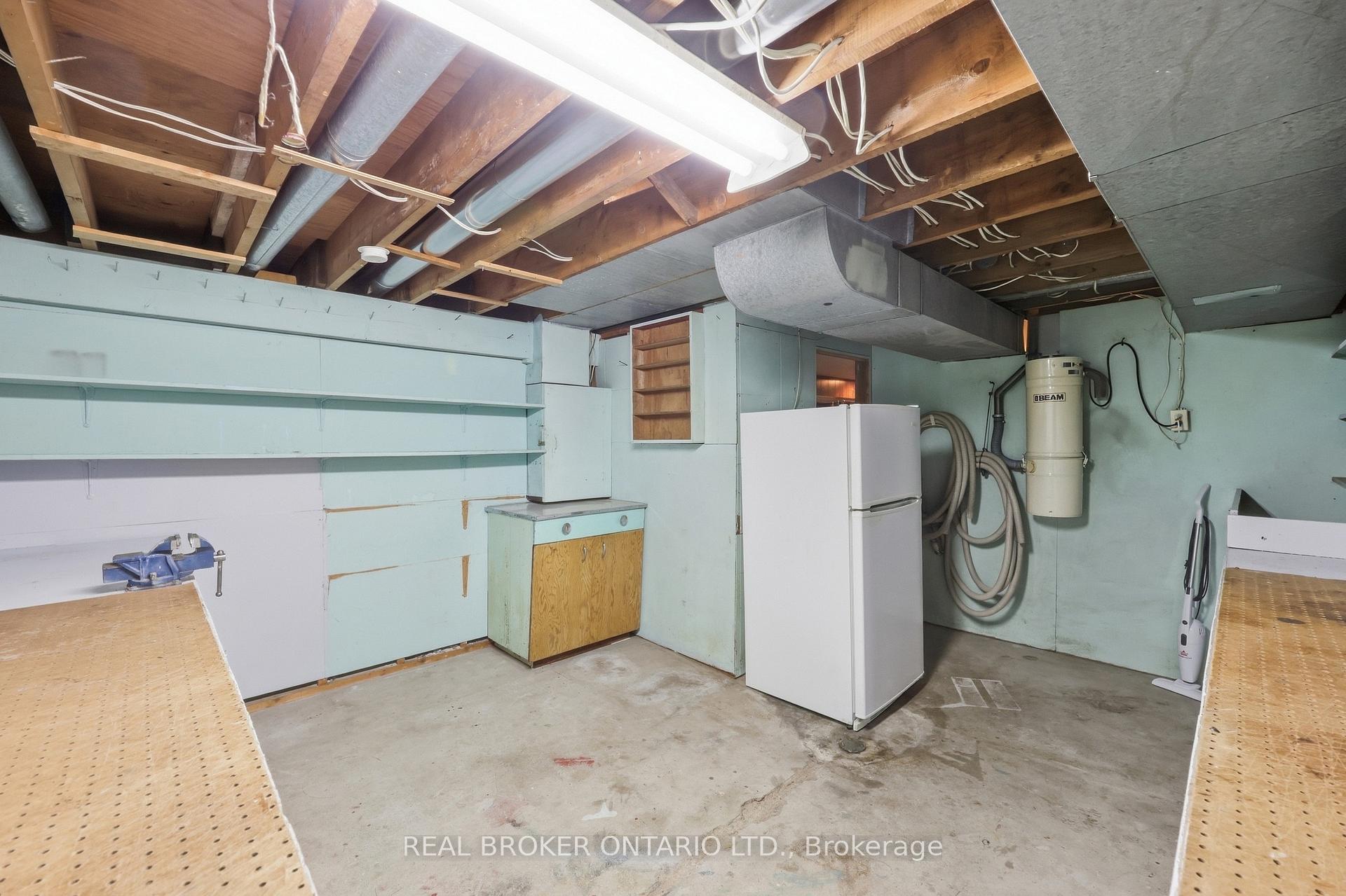 Photo 29 of 8 Hill Place, Hamilton, Stoney Creek — HOMEH
