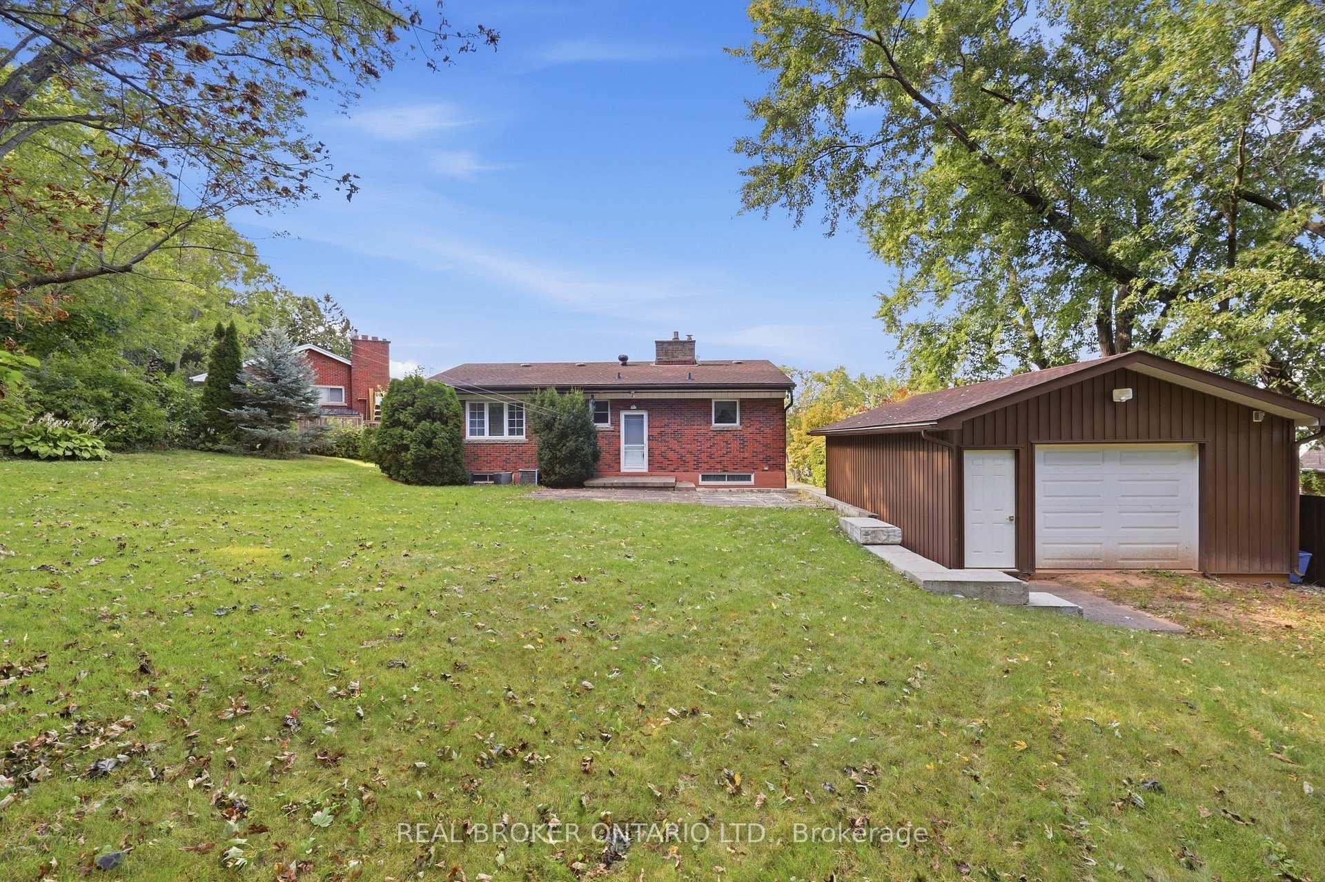 Photo 32 of 8 Hill Place, Hamilton, Stoney Creek — HOMEH