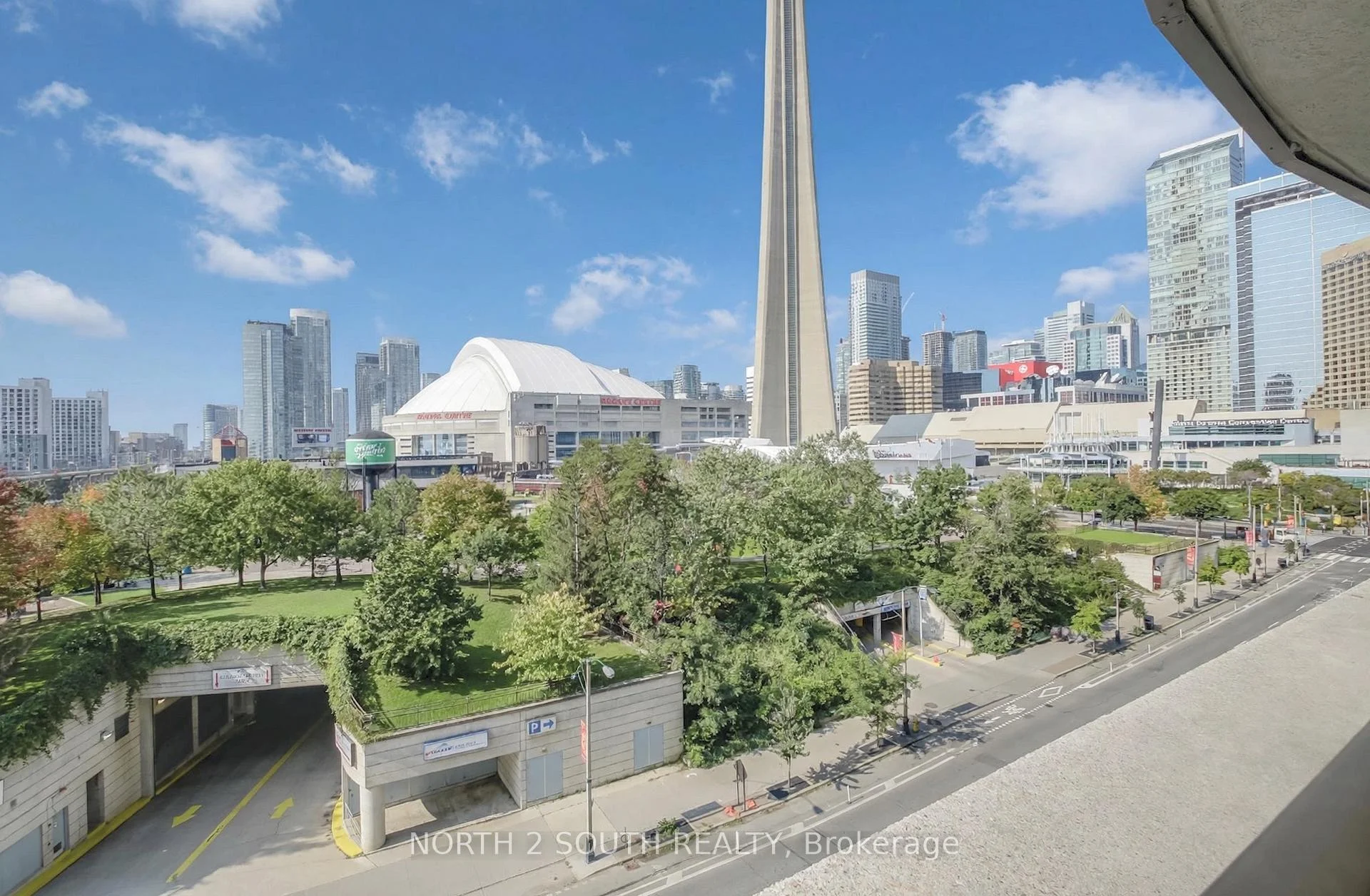 Photo 2 of Unit 712, 25 Lower Simcoe Street, Toronto, Waterfront Communities — HOMEH