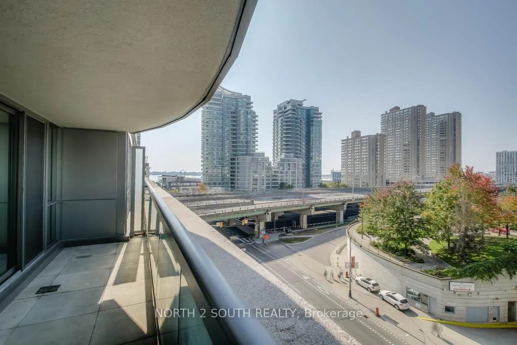 Photo 11 of Unit 712, 25 Lower Simcoe Street, Toronto, Waterfront Communities — HOMEH