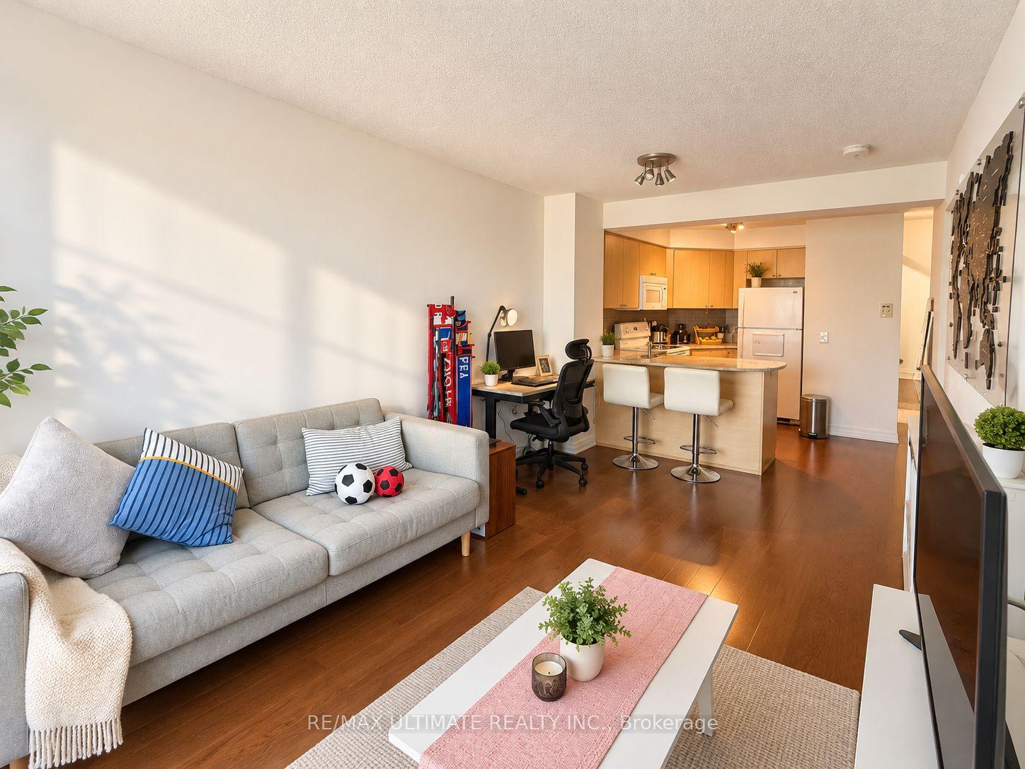 Front of Unit 2901, 763 Bay Street