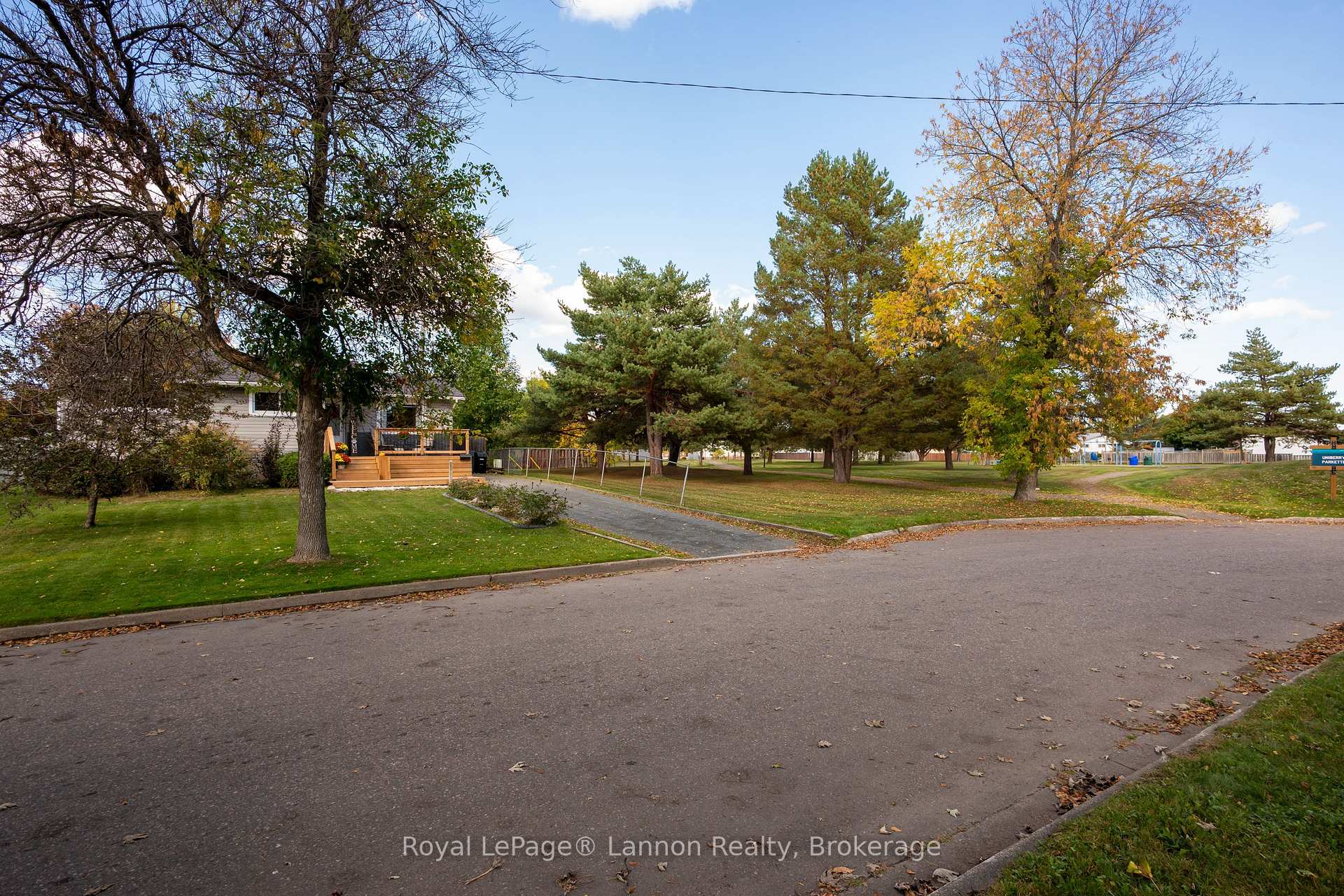 Photo 2 of 115 Newberry Crescent, Thunder Bay, Northwood Park — HOMEH
