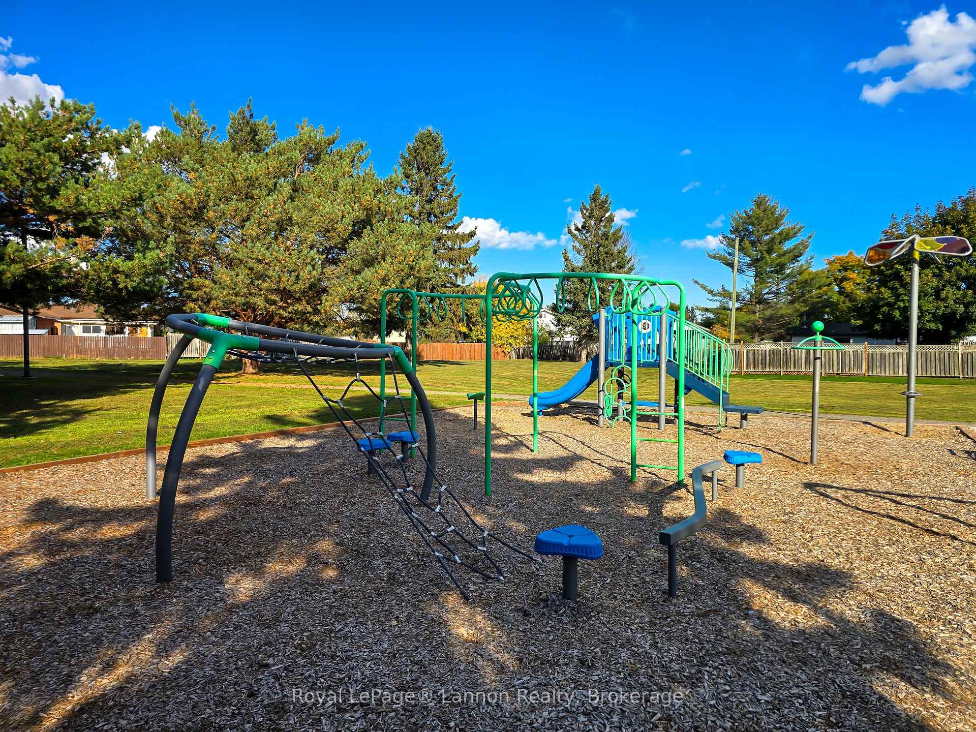 Photo 3 of 115 Newberry Crescent, Thunder Bay, Northwood Park — HOMEH
