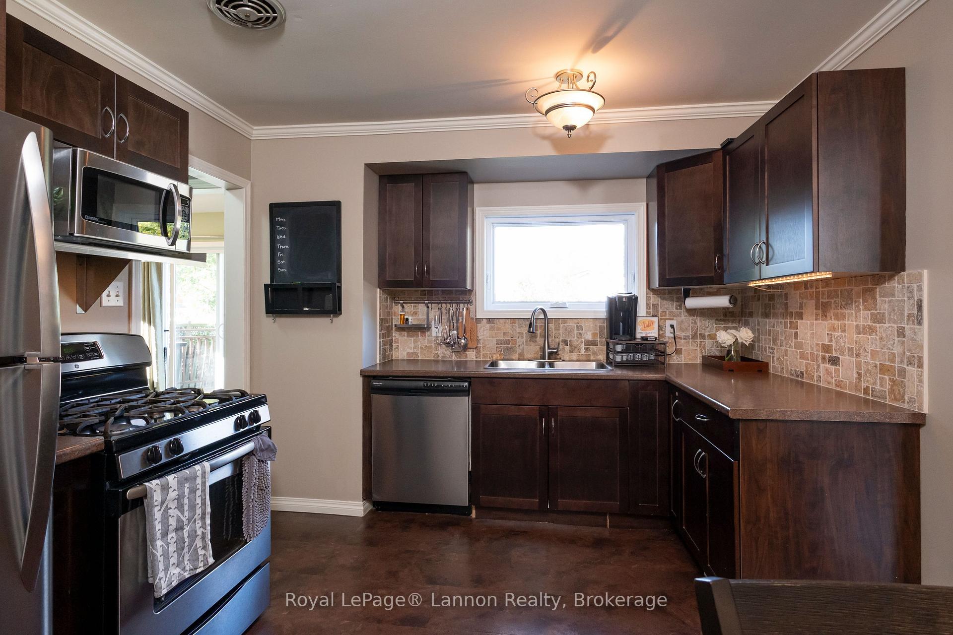 Photo 22 of 115 Newberry Crescent, Thunder Bay, Northwood Park — HOMEH