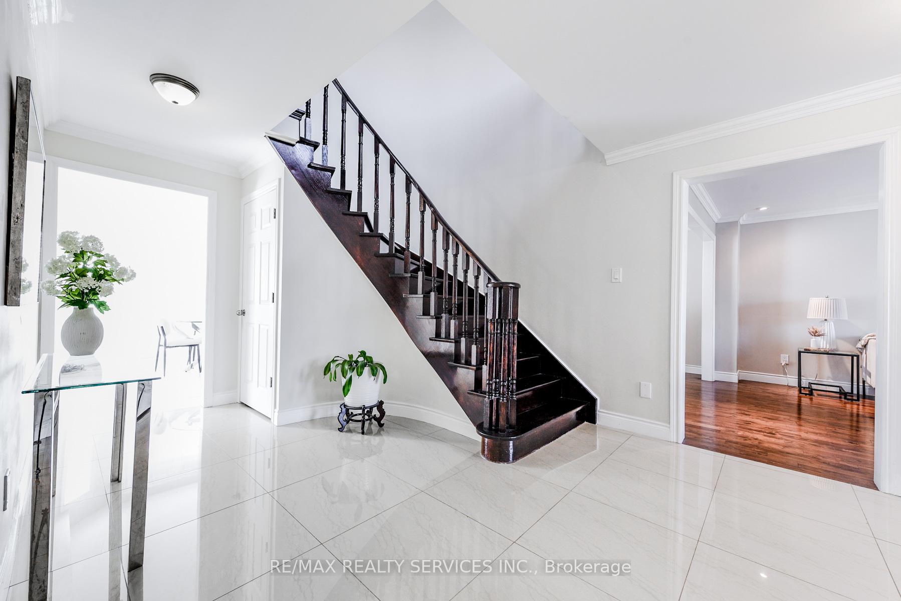 Photo 12 of 10 St Mark Place, Brampton, Northwood Park — HOMEH