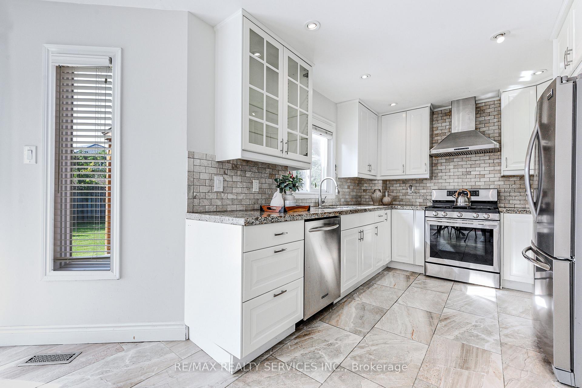 Photo 18 of 10 St Mark Place, Brampton, Northwood Park — HOMEH