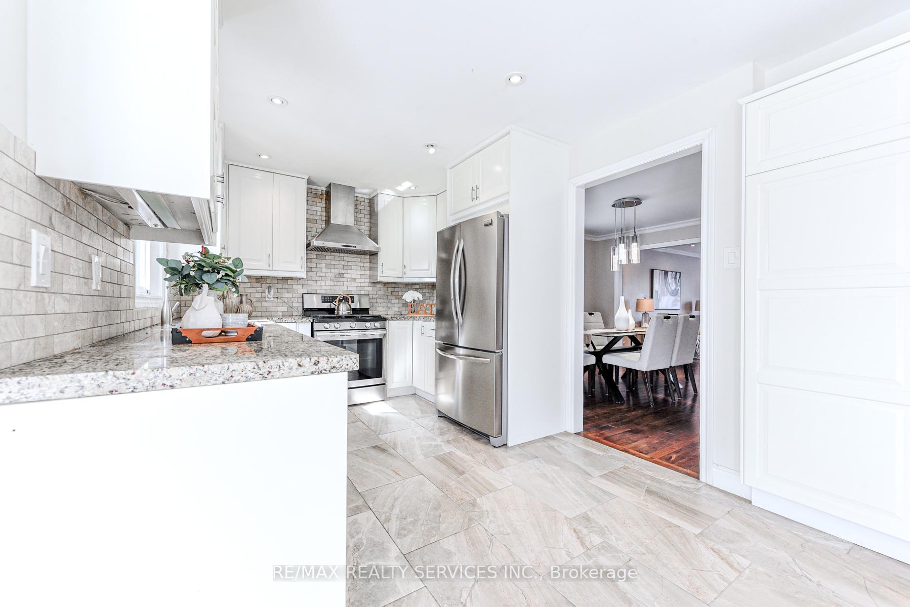 Photo 19 of 10 St Mark Place, Brampton, Northwood Park — HOMEH