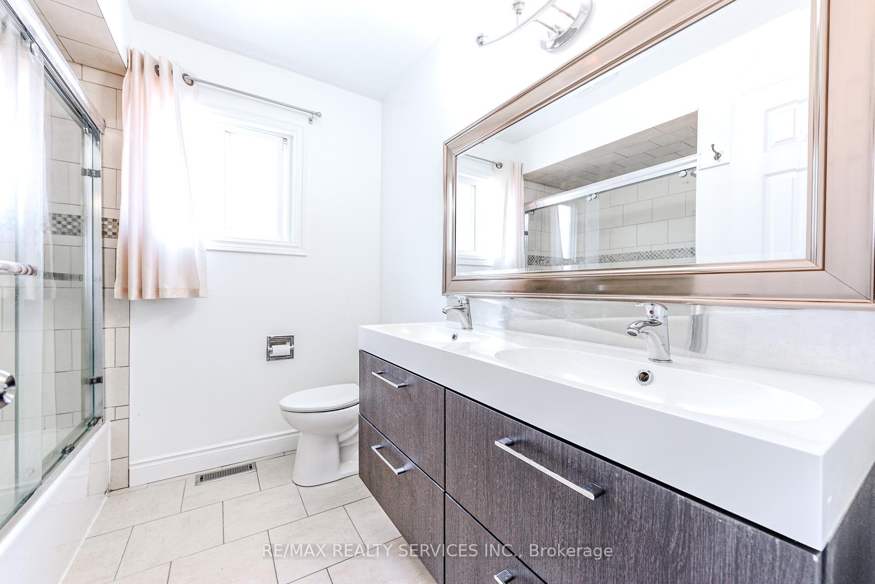 Photo 38 of 10 St Mark Place, Brampton, Northwood Park — HOMEH