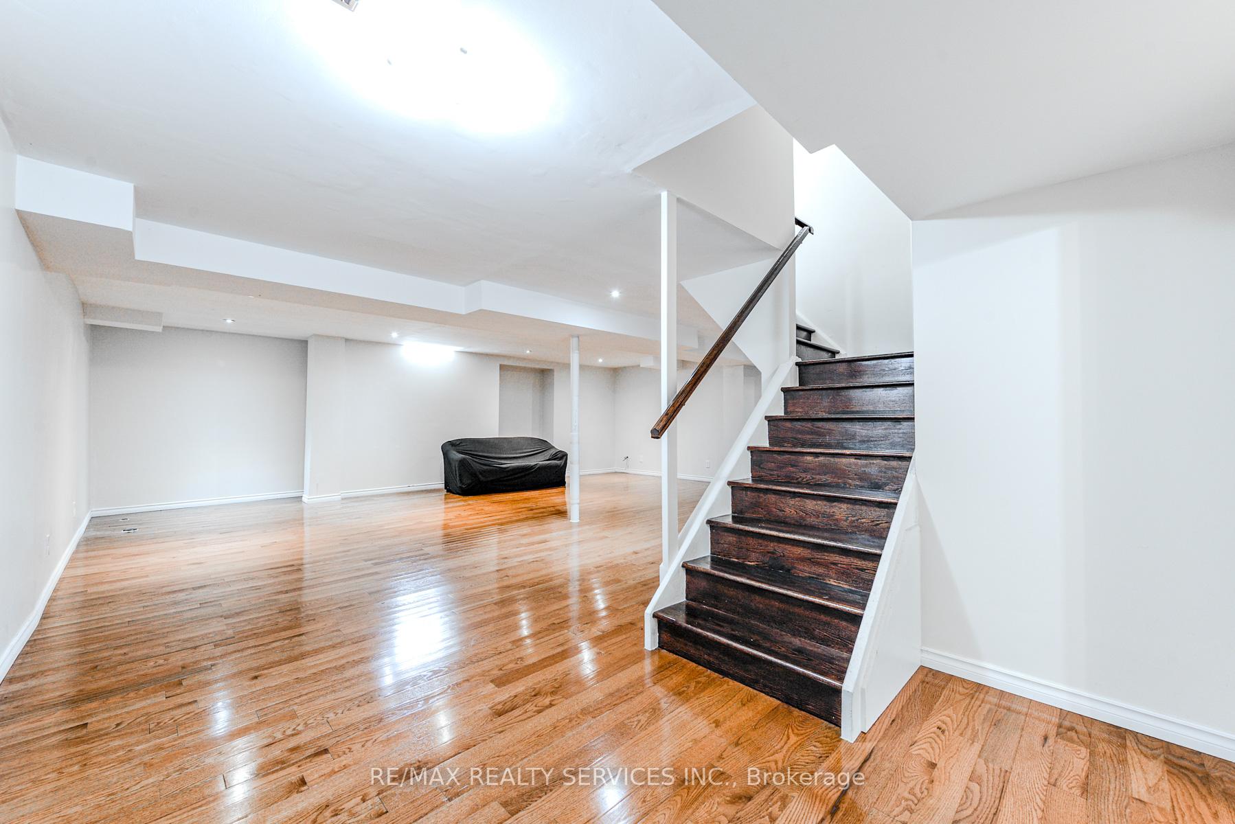 Photo 44 of 10 St Mark Place, Brampton, Northwood Park — HOMEH