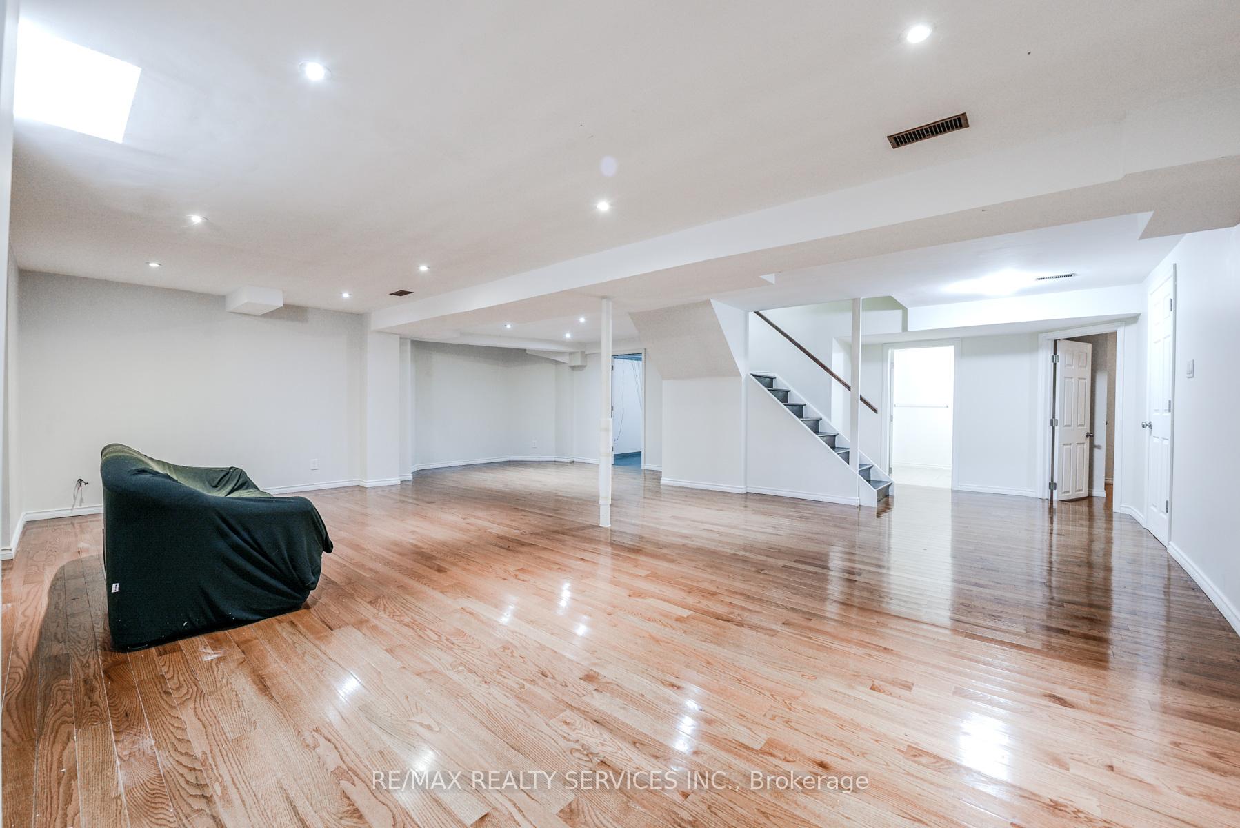 Photo 45 of 10 St Mark Place, Brampton, Northwood Park — HOMEH
