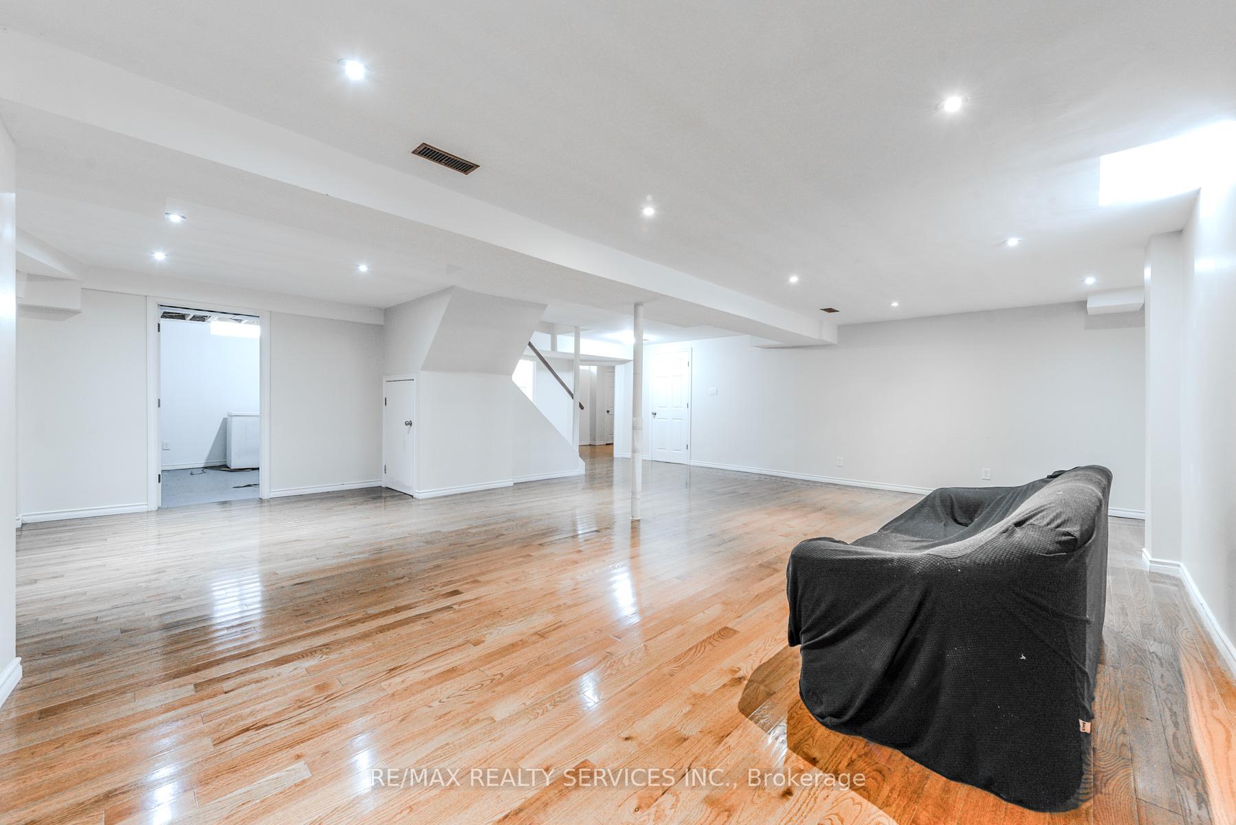 Photo 46 of 10 St Mark Place, Brampton, Northwood Park — HOMEH