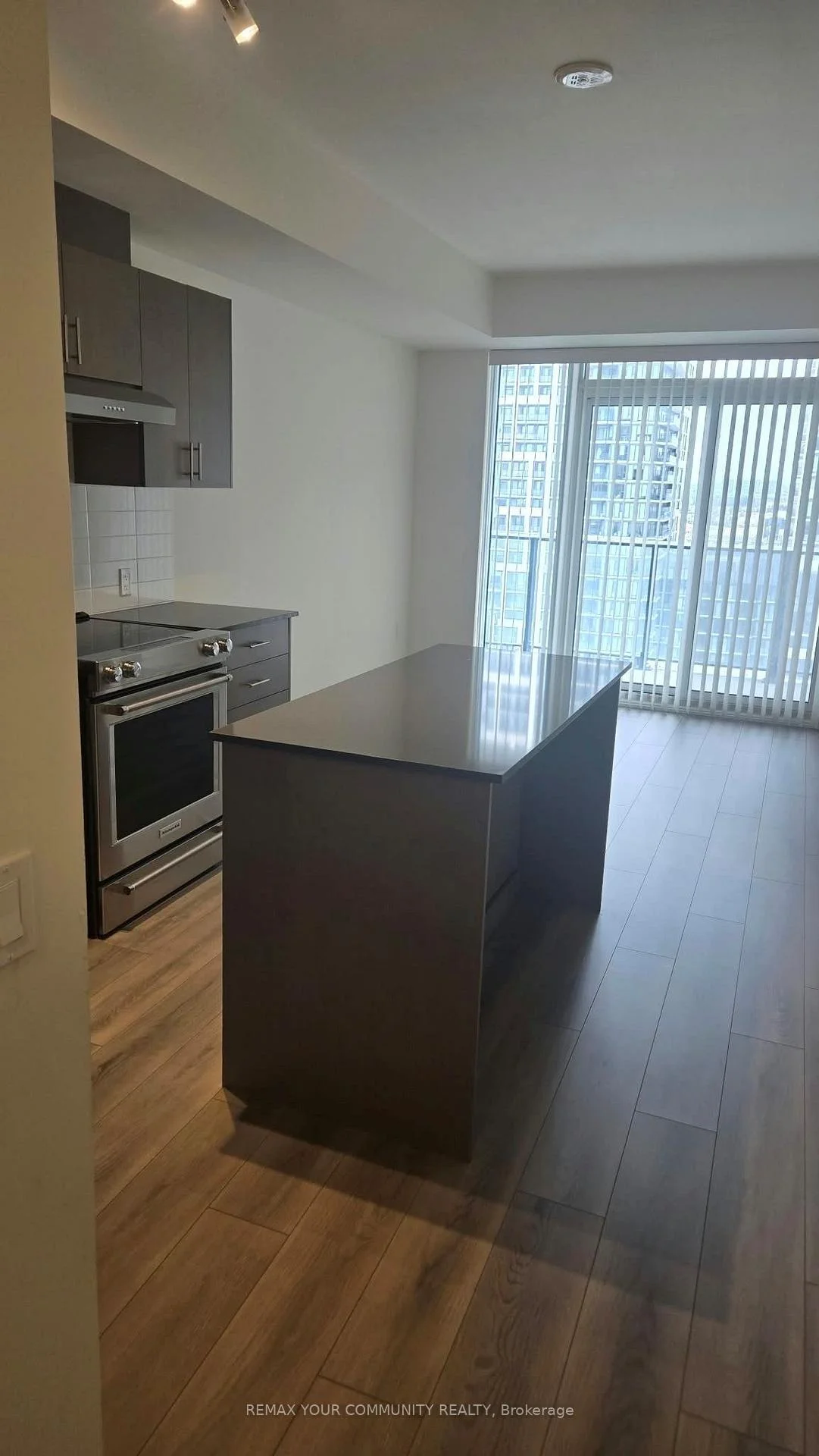 Photo 5 of Unit 1118, 8960 Jane Street, Vaughan, Vellore Village — HOMEH
