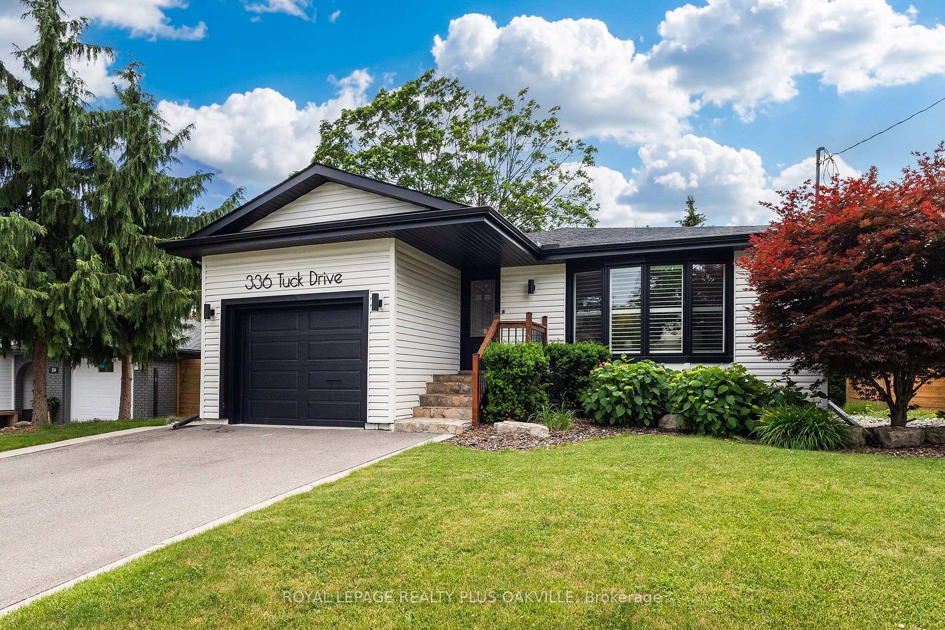 Photo 2 of 336 Tuck Drive, Burlington, Shoreacres — HOMEH