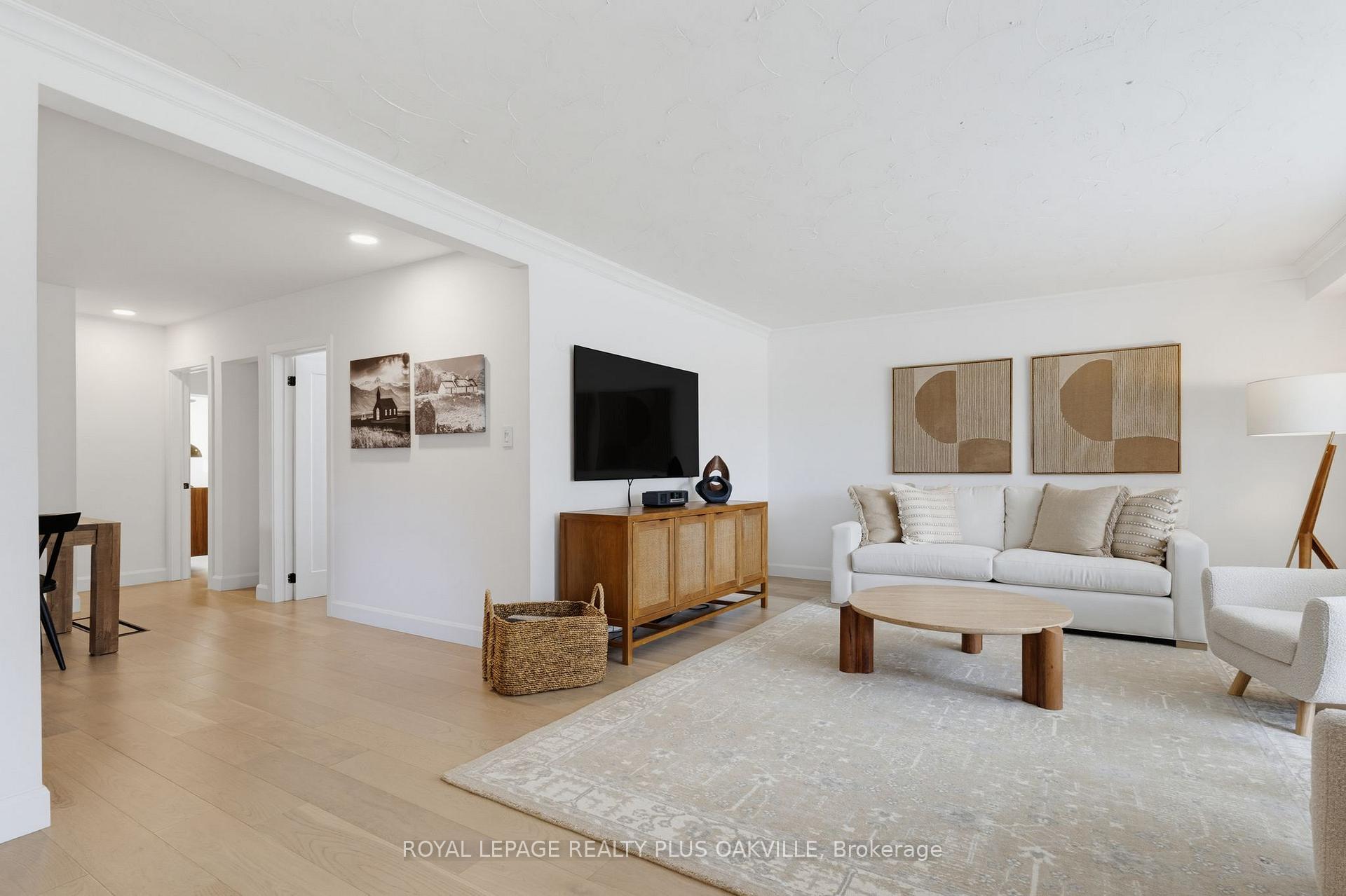 Photo 5 of 336 Tuck Drive, Burlington, Shoreacres — HOMEH