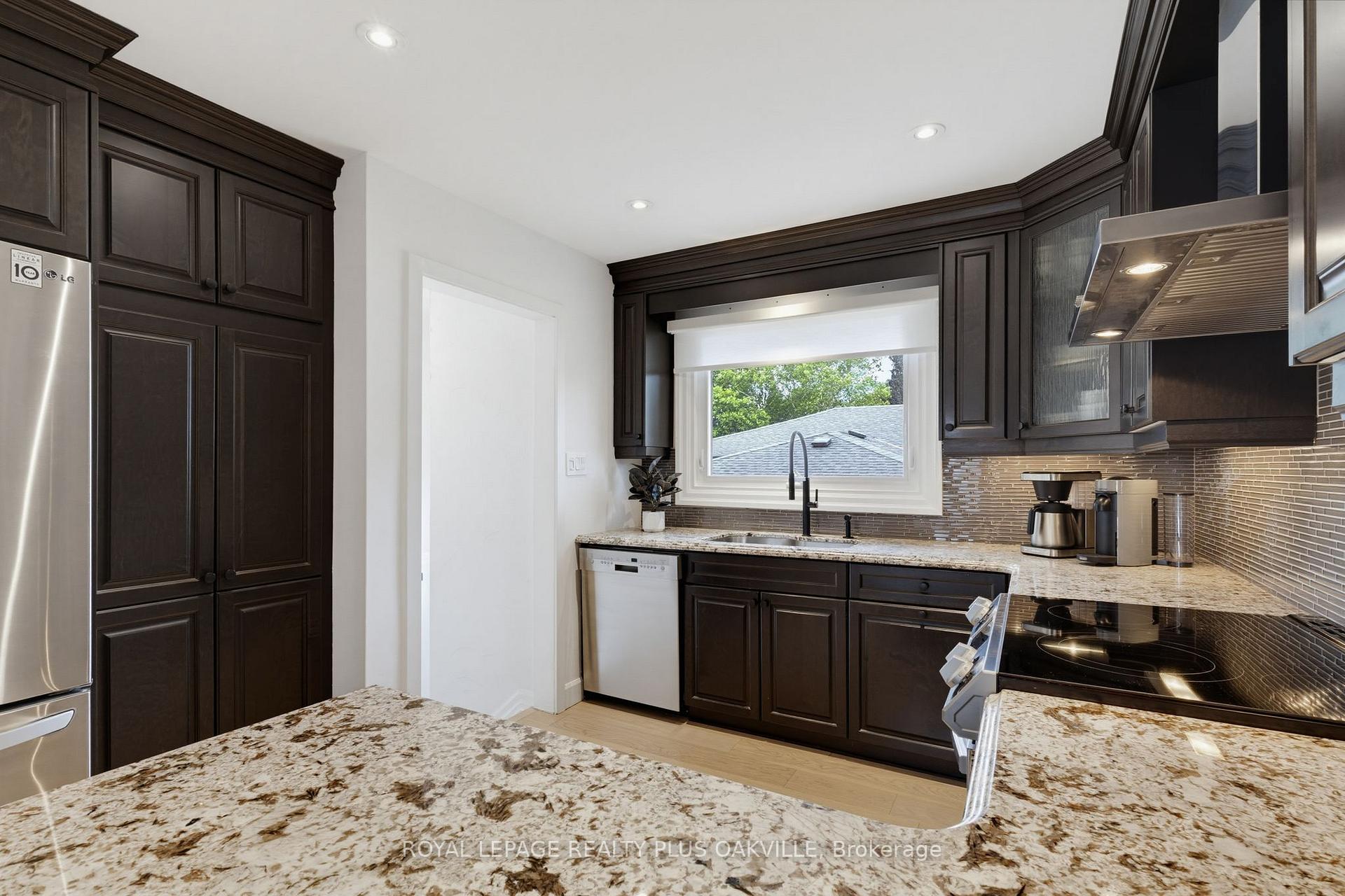 Photo 12 of 336 Tuck Drive, Burlington, Shoreacres — HOMEH
