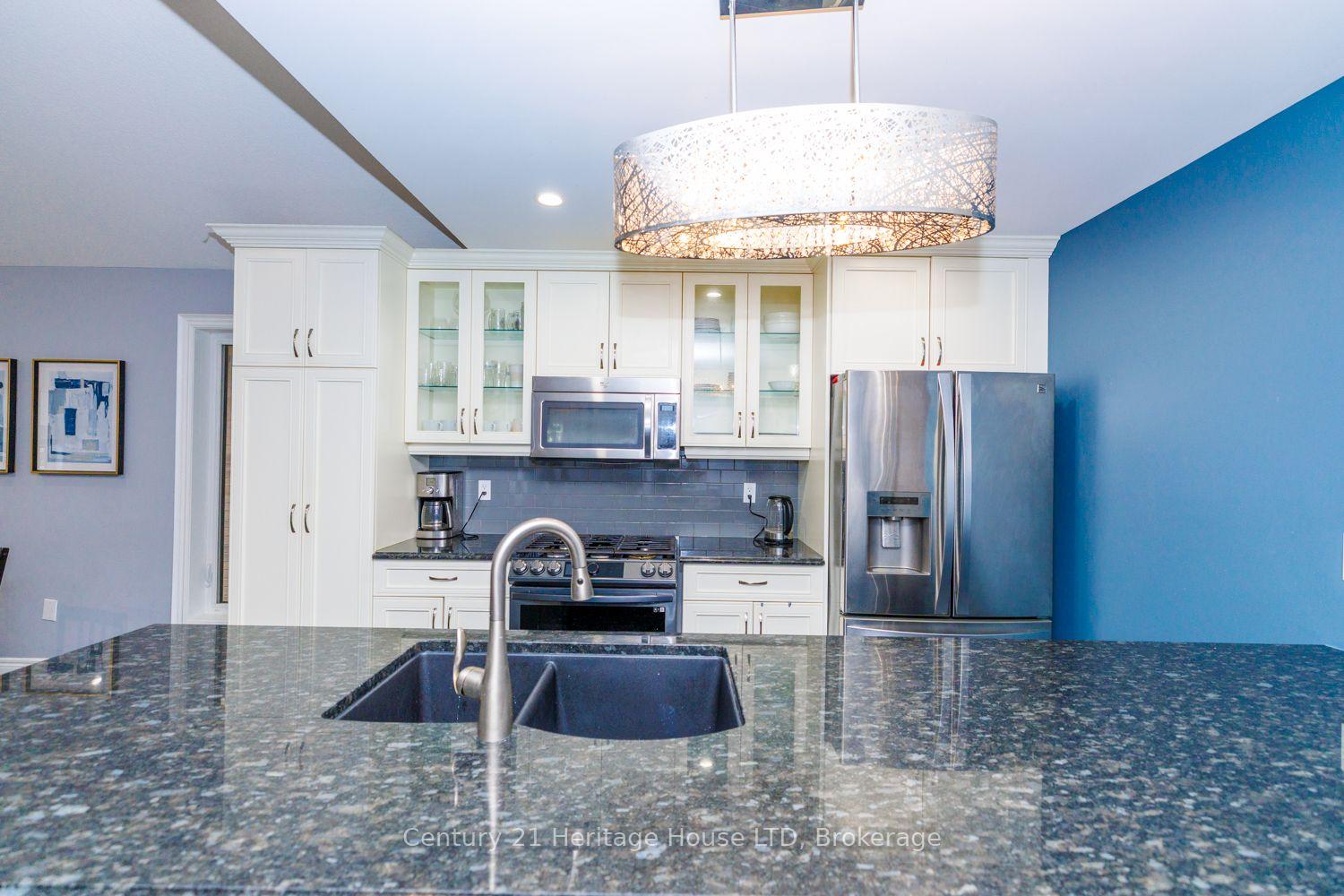 Photo 9 of 7 Kenmar Court, St. Catharines, Secord Woods — HOMEH