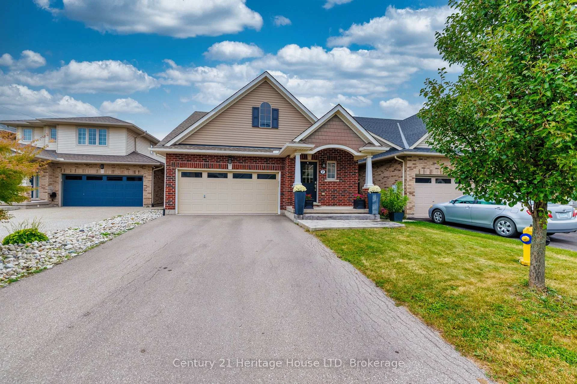 Photo 4 of 7 Kenmar Court, St. Catharines, Secord Woods — HOMEH