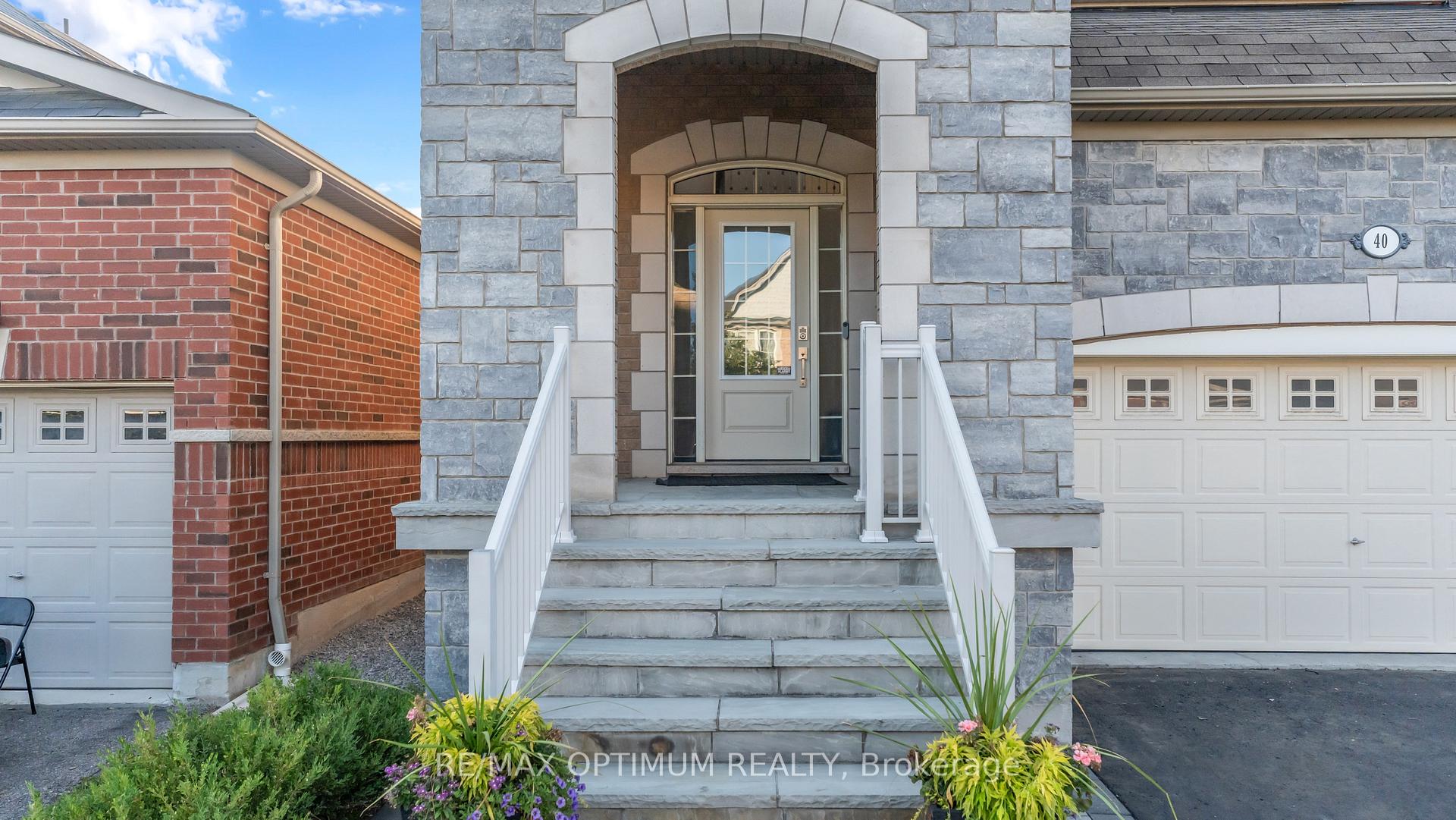 Photo 4 of 40 Attraction Drive, Brampton, Bram West — HOMEH