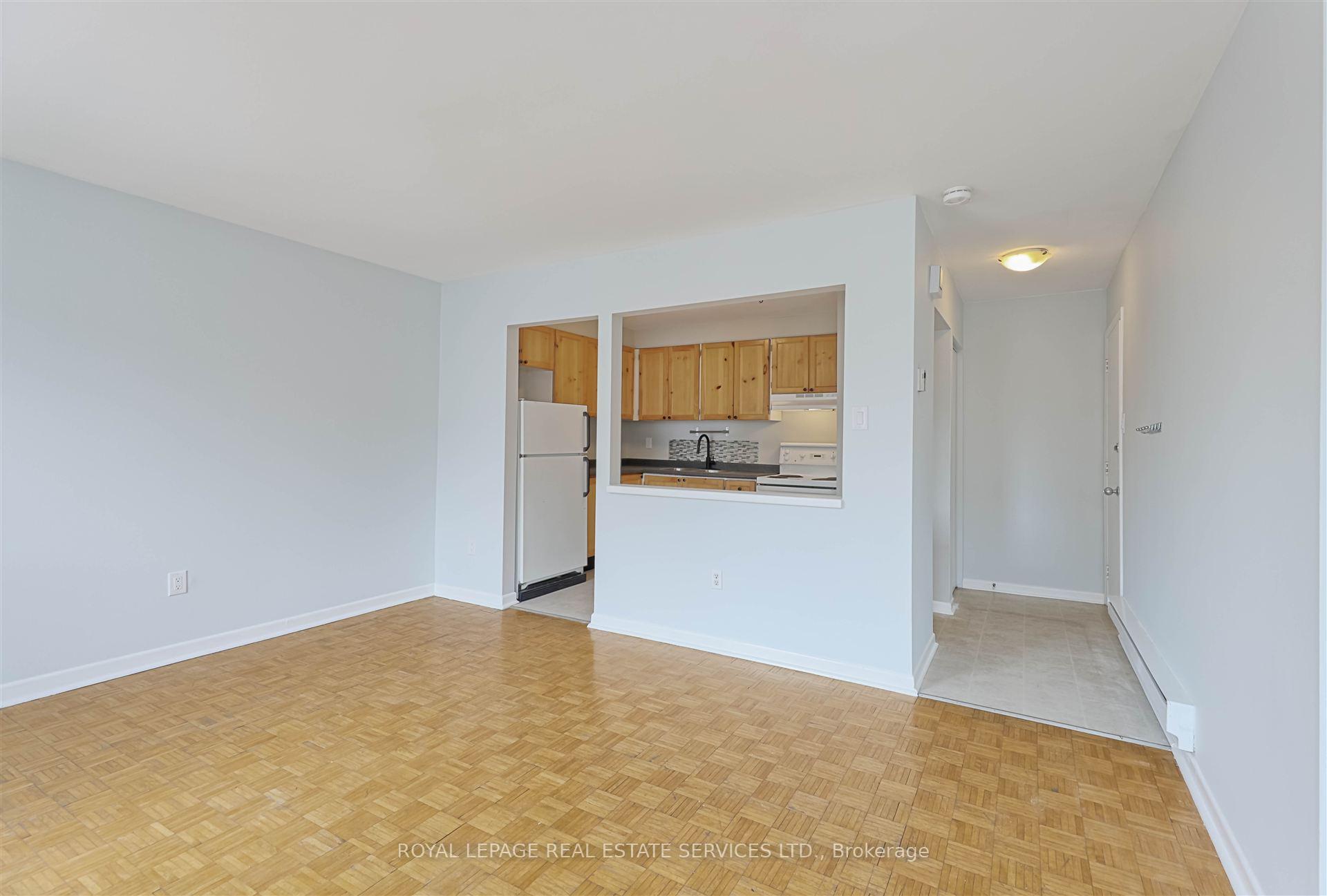 Photo 2 of Unit Back, 2875 Bloor Street, Etobicoke, Stonegate-Queensway — HOMEH