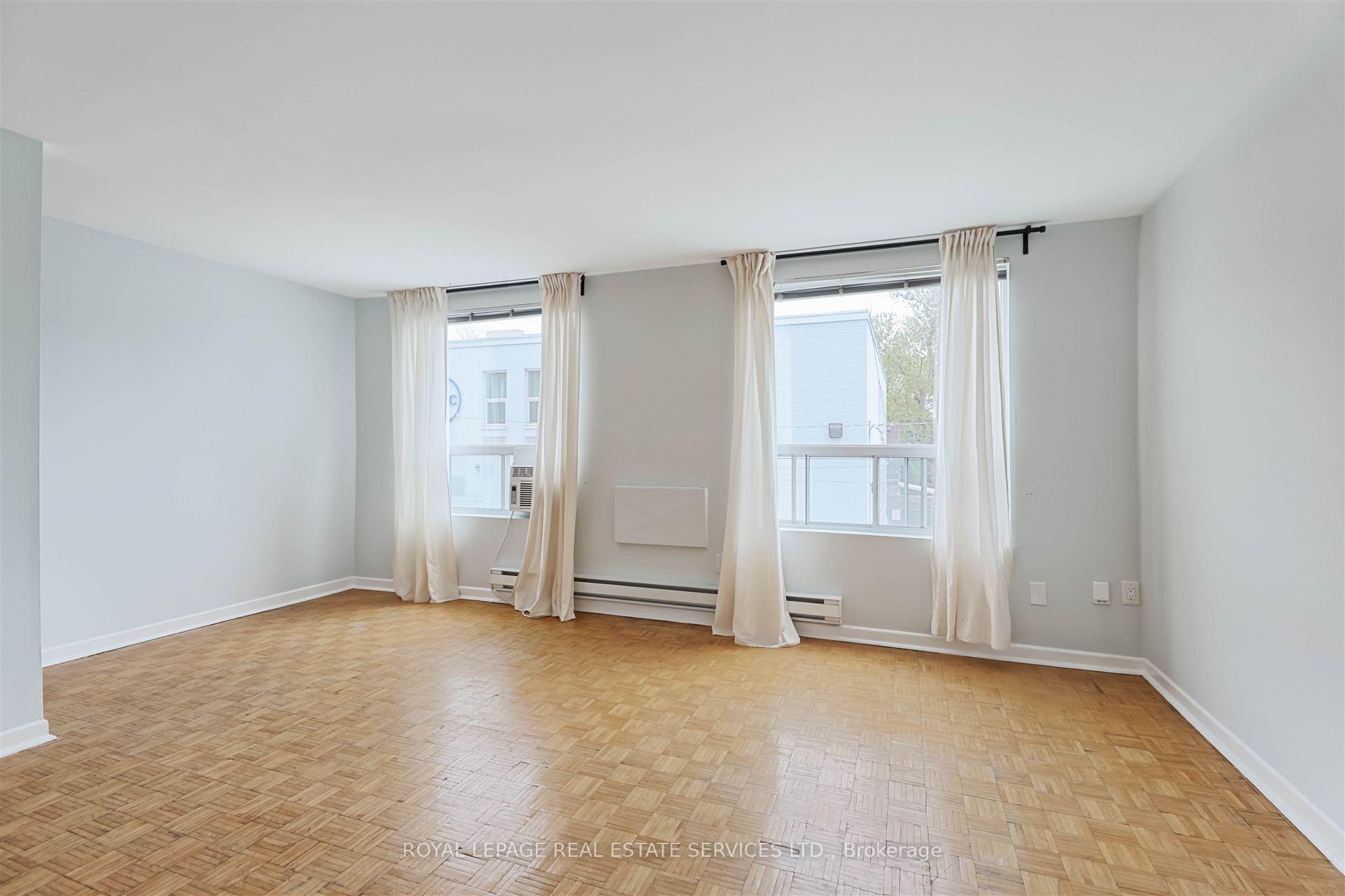 Photo 3 of Unit Back, 2875 Bloor Street, Etobicoke, Stonegate-Queensway — HOMEH