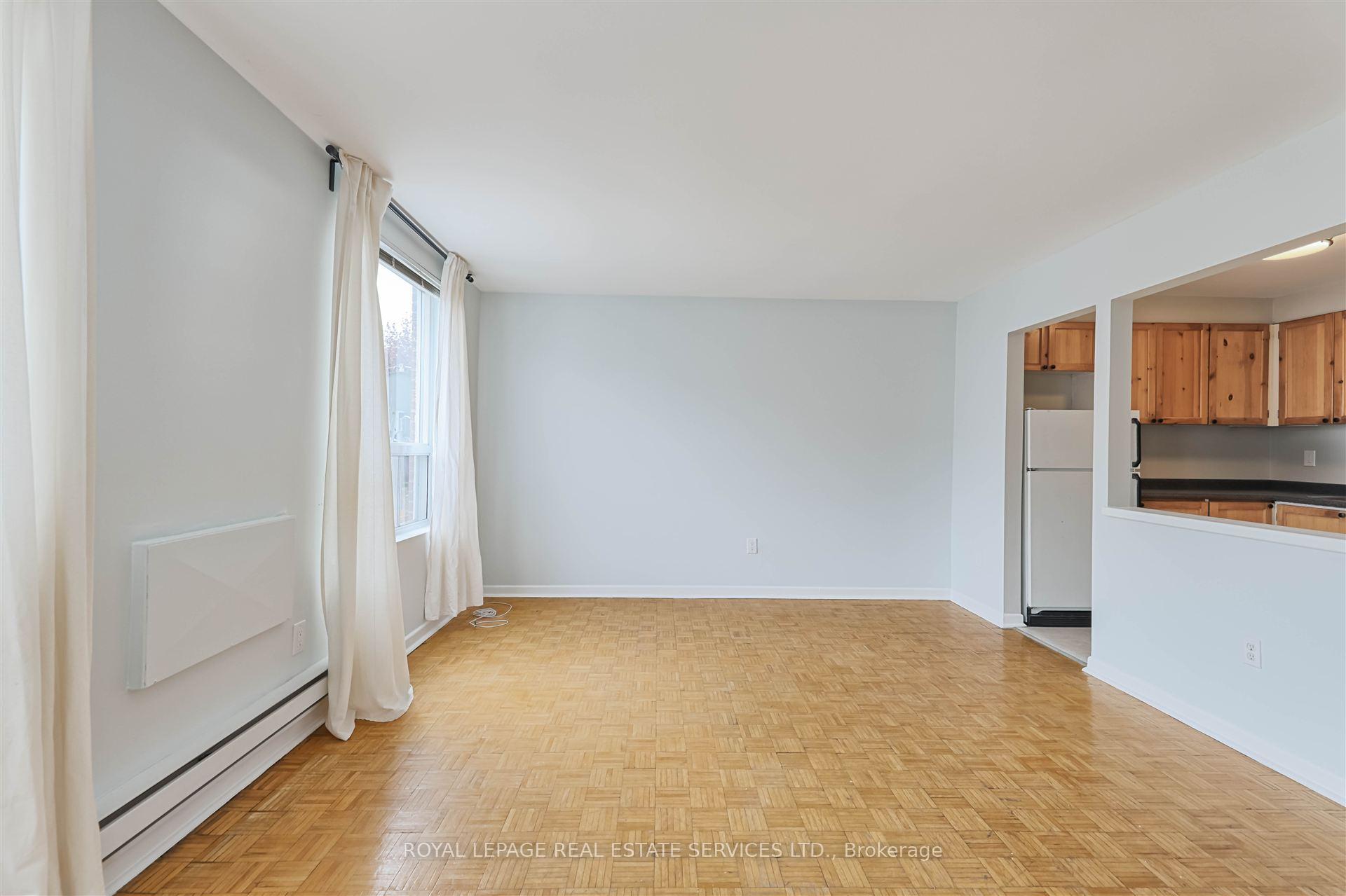 Photo 4 of Unit Back, 2875 Bloor Street, Etobicoke, Stonegate-Queensway — HOMEH