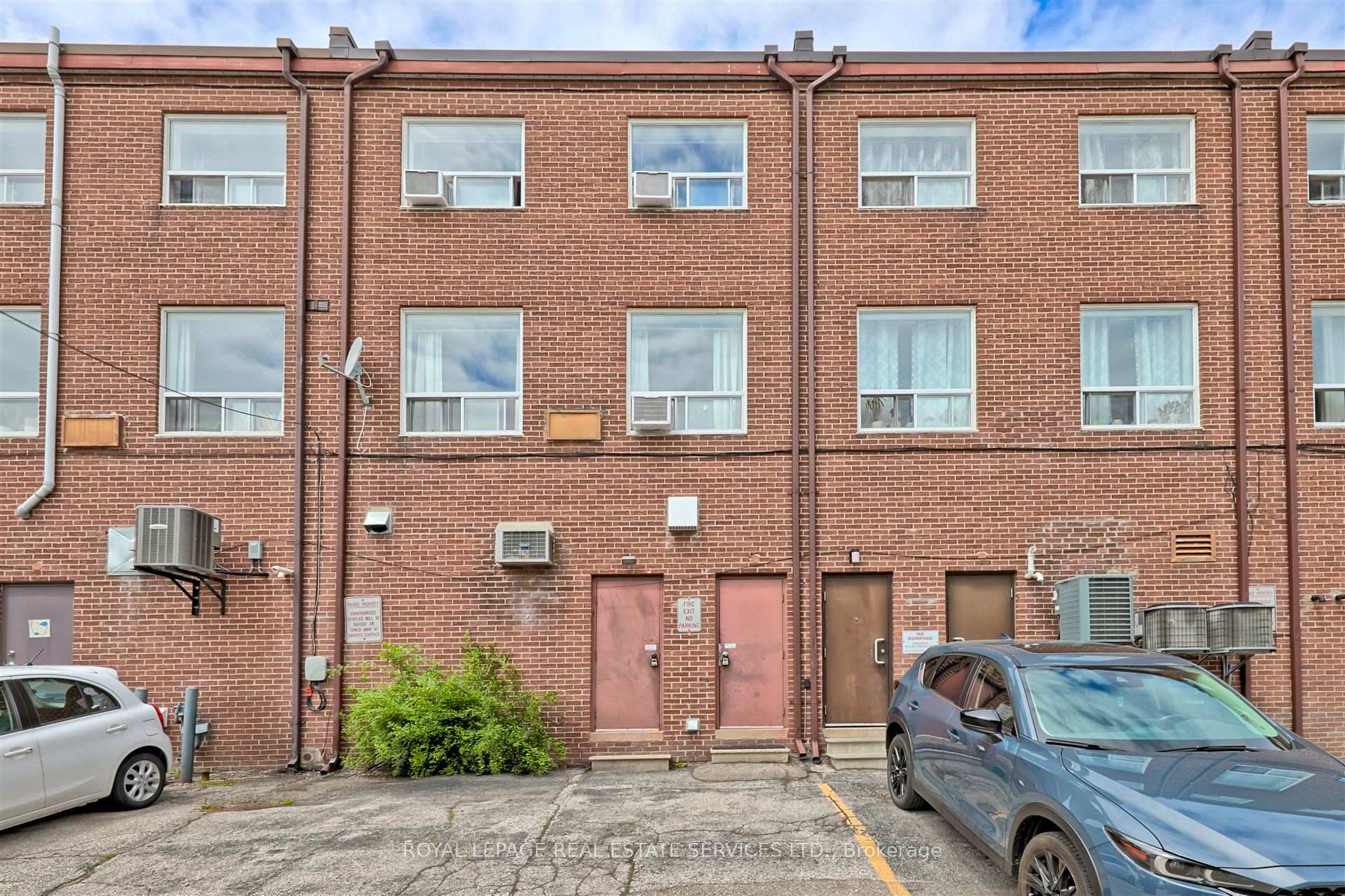 Photo 15 of Unit Back, 2875 Bloor Street, Etobicoke, Stonegate-Queensway — HOMEH