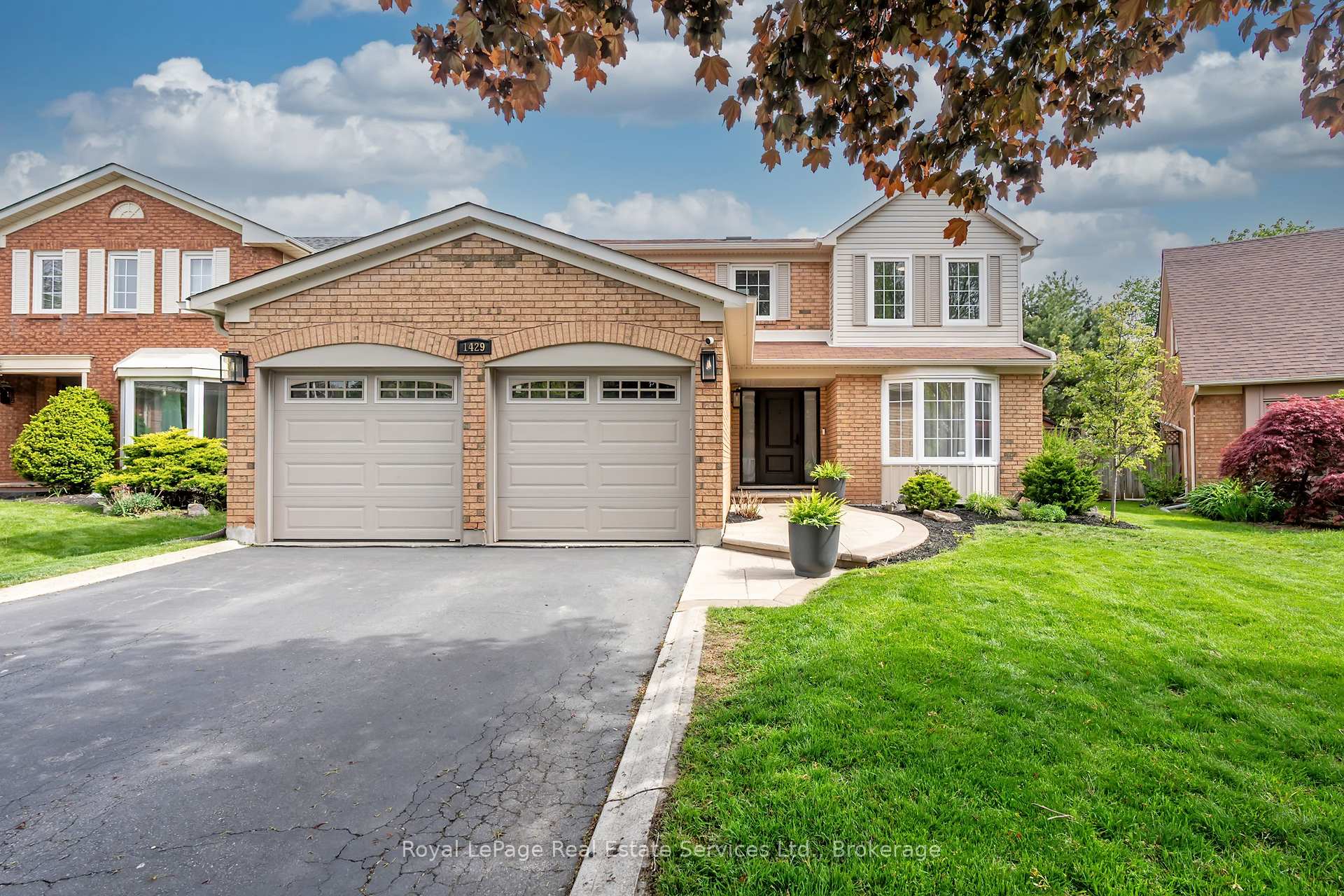 Photo 3 of 1429 Thistledown Road, Oakville, Glen Abbey — HOMEH