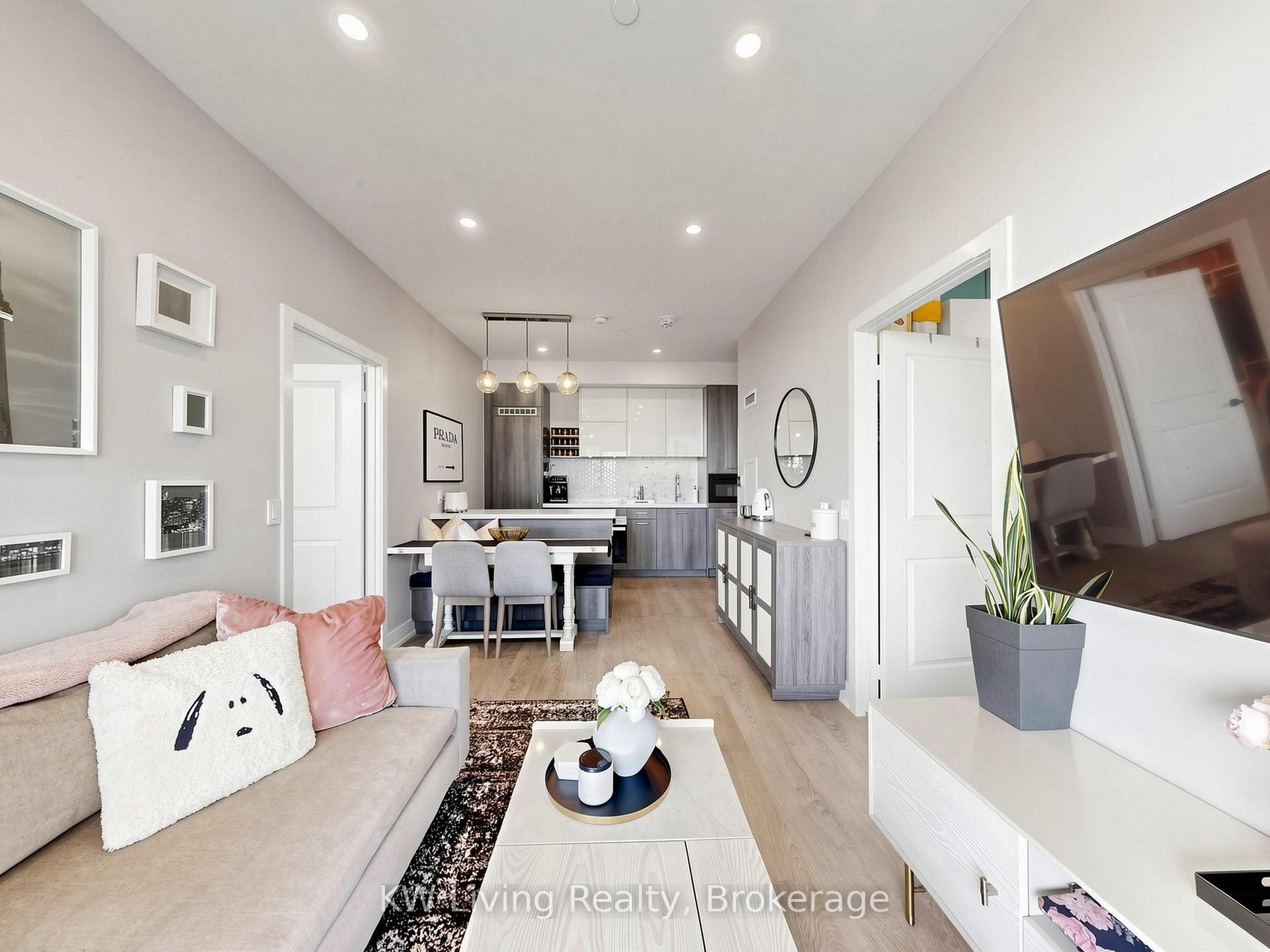Photo 4 of Unit 406, 11 Lillian Street, Toronto, Mount Pleasant West — HOMEH