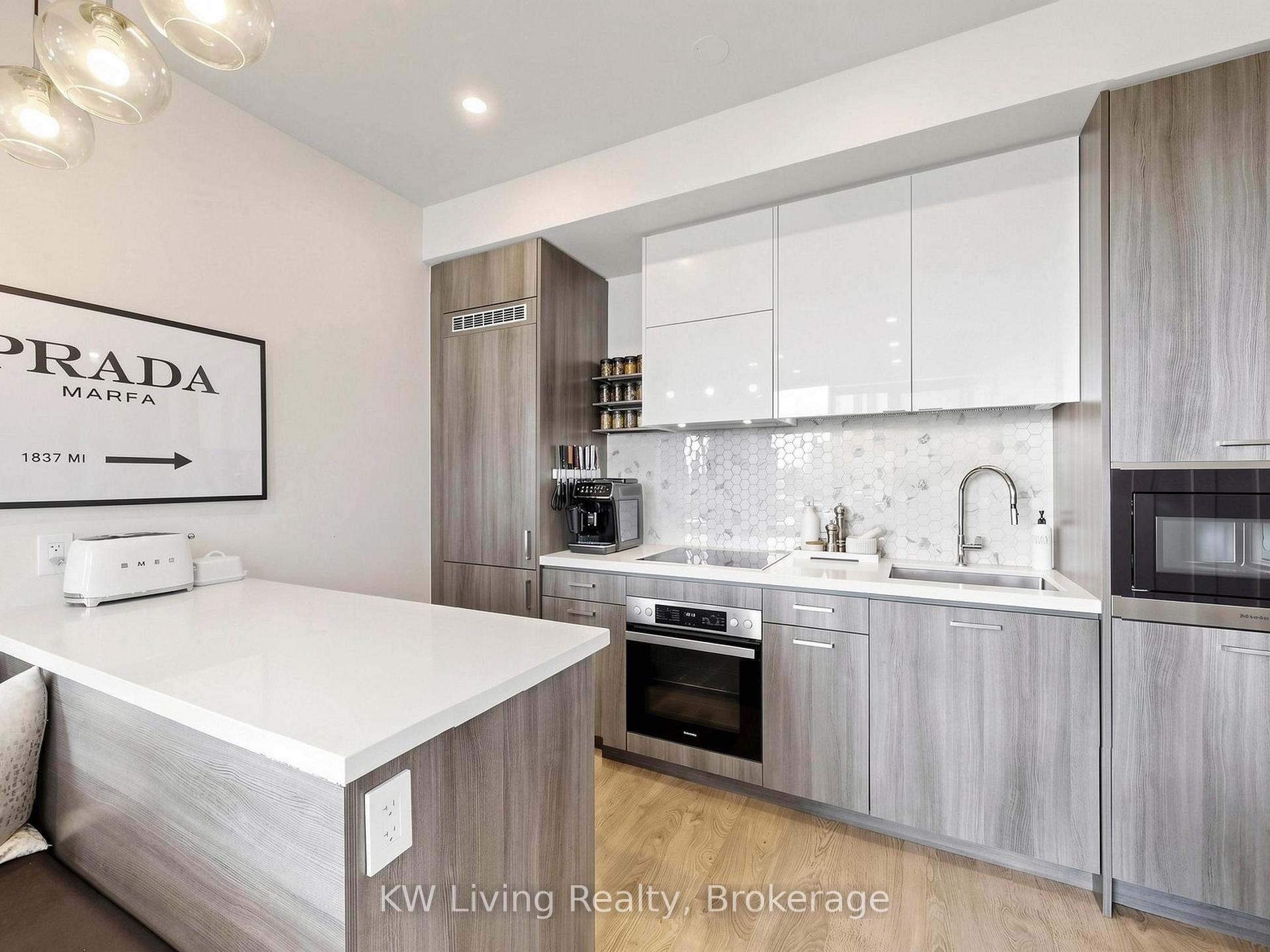 Photo 7 of Unit 406, 11 Lillian Street, Toronto, Mount Pleasant West — HOMEH