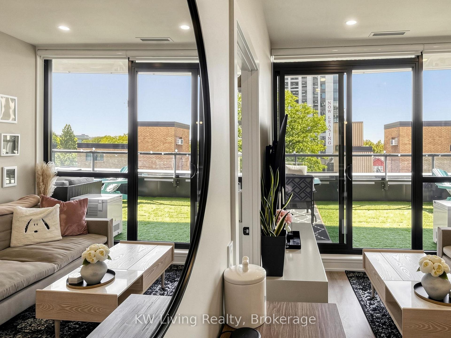 Photo 11 of Unit 406, 11 Lillian Street, Toronto, Mount Pleasant West — HOMEH
