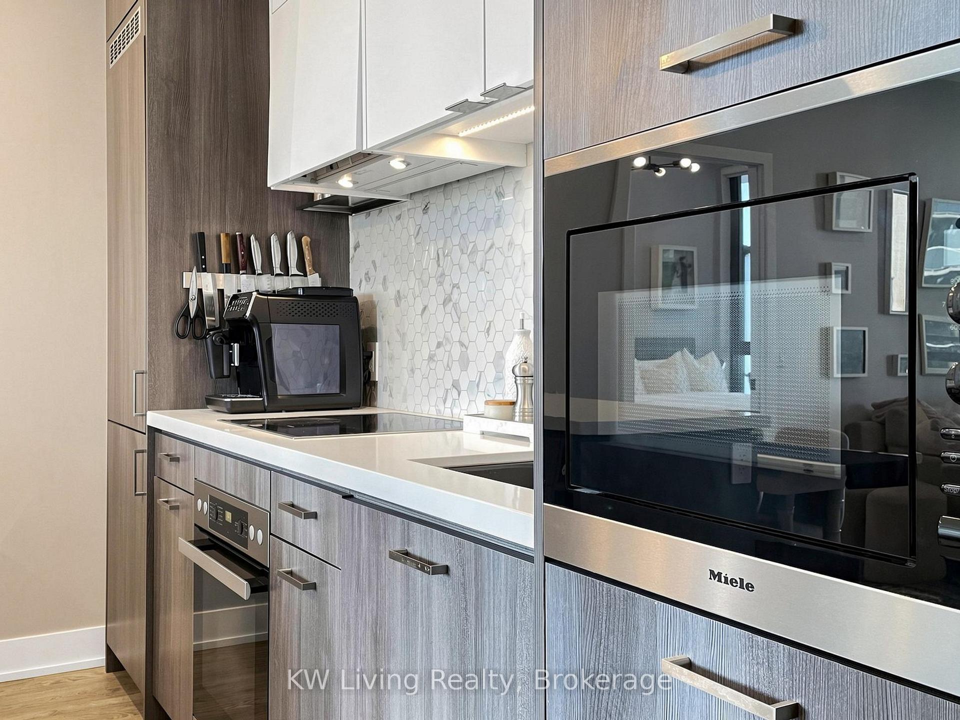 Photo 14 of Unit 406, 11 Lillian Street, Toronto, Mount Pleasant West — HOMEH