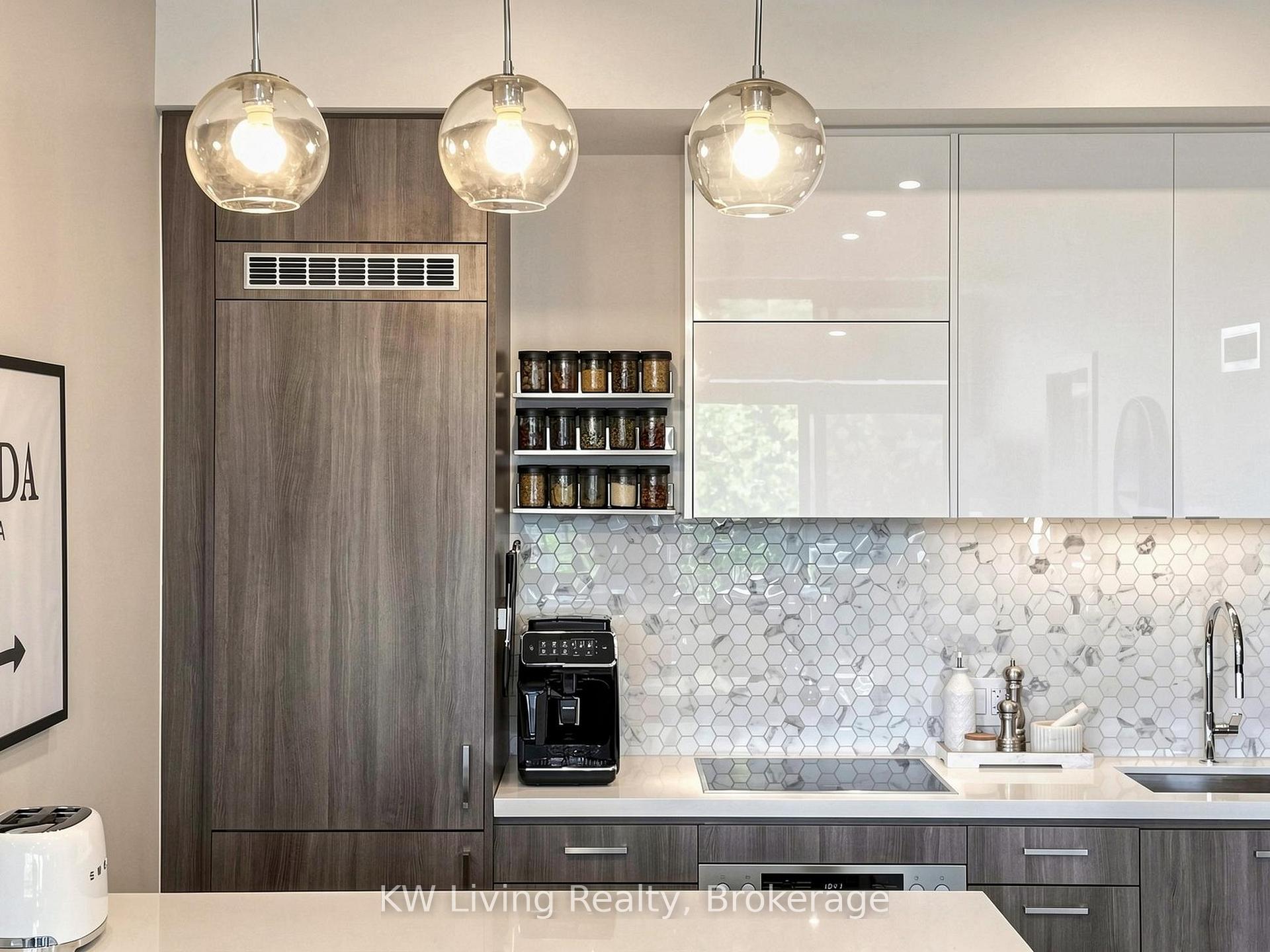 Photo 15 of Unit 406, 11 Lillian Street, Toronto, Mount Pleasant West — HOMEH