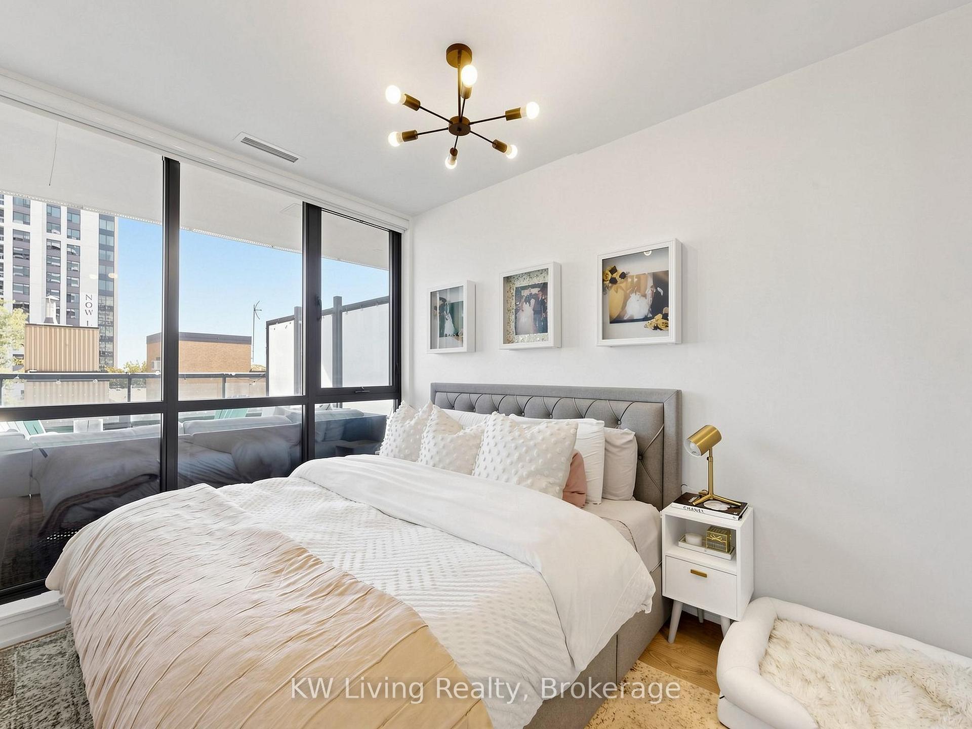 Photo 17 of Unit 406, 11 Lillian Street, Toronto, Mount Pleasant West — HOMEH