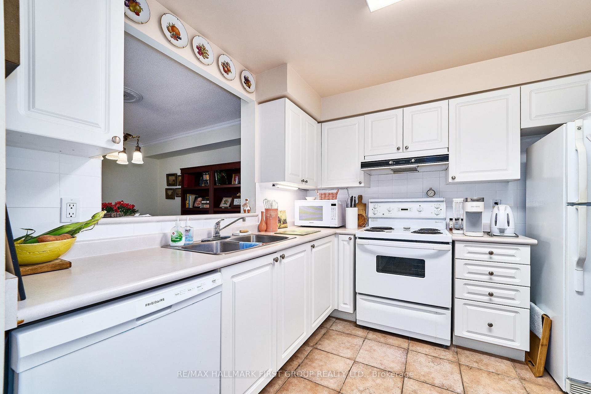 Photo 11 of Unit 1411, 1000 The Road N, Pickering, Town Centre — HOMEH