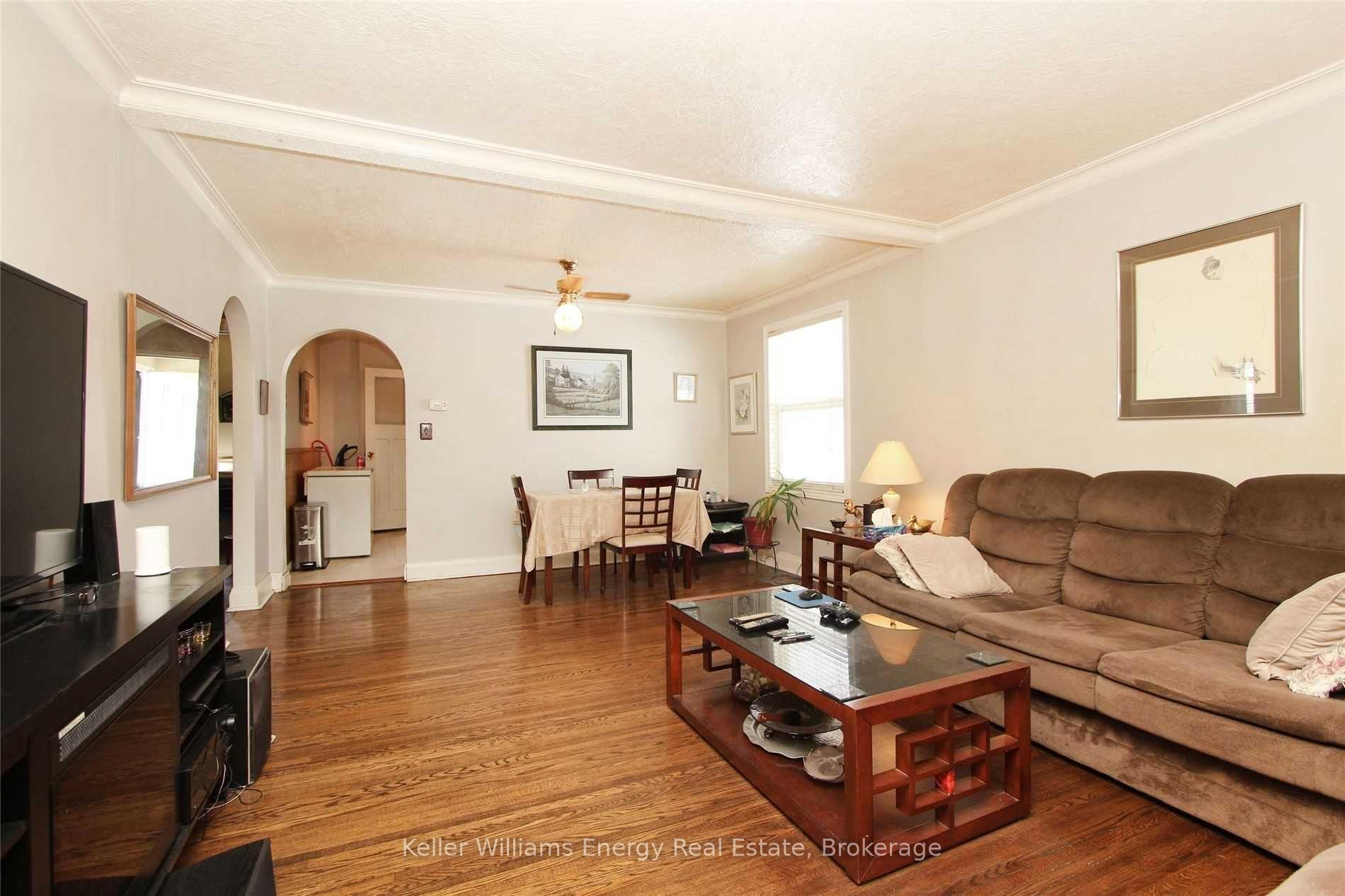 Photo 4 of 64 Grenfell Street, Oshawa, Vanier — HOMEH