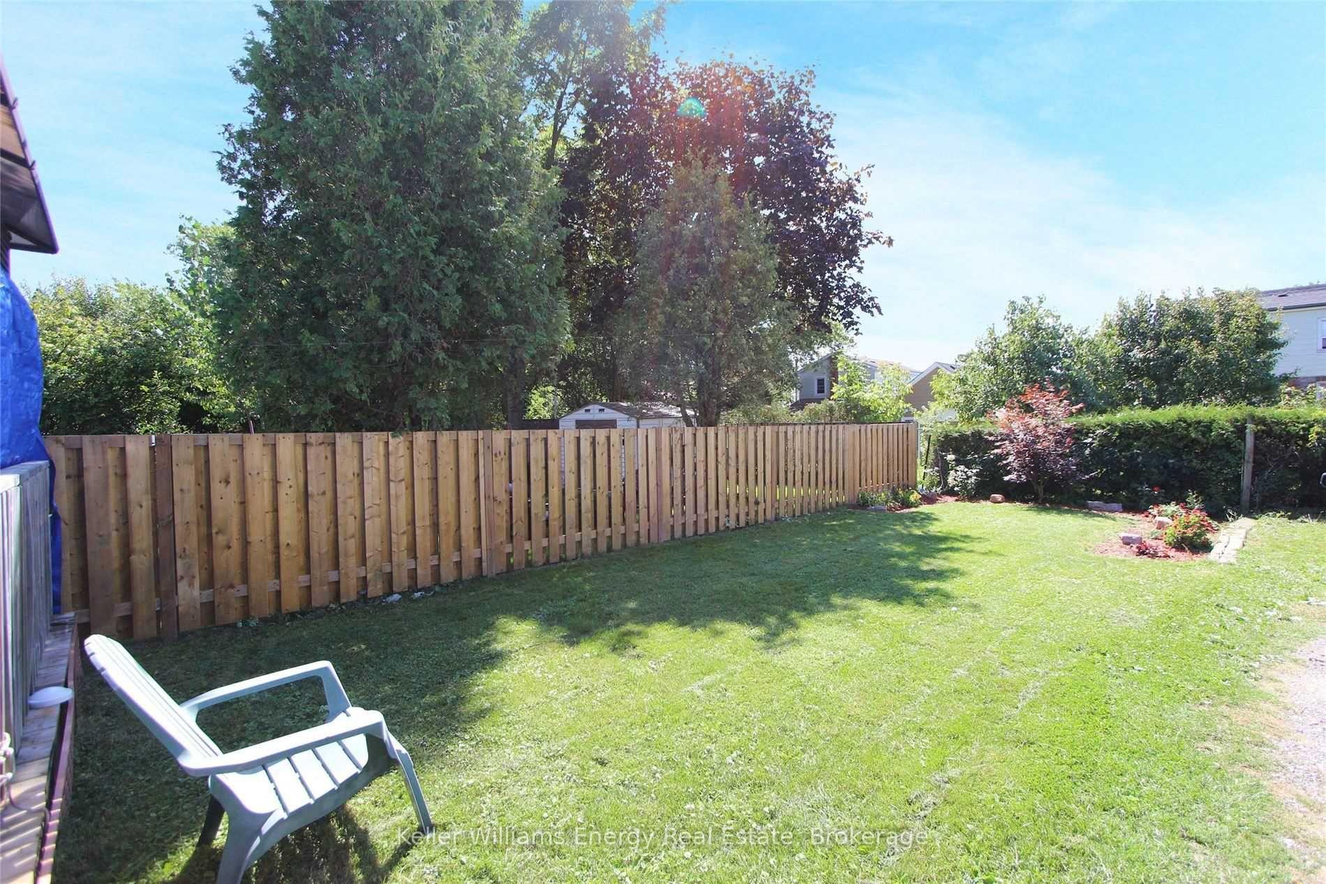 Photo 10 of 64 Grenfell Street, Oshawa, Vanier — HOMEH