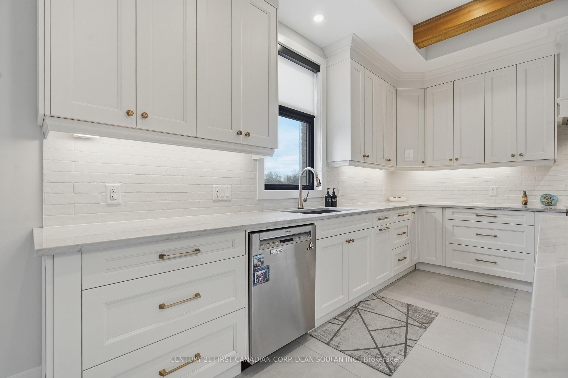 Photo 16 of 7218 Silver Creek Circle, London, South V — HOMEH