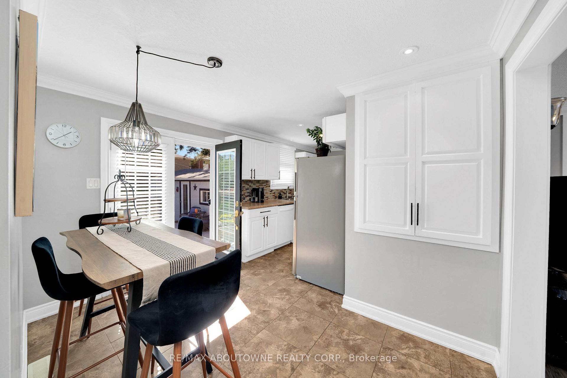 Photo 11 of 8 Wauchope Avenue, Cambridge, Greenway-Chaplin — HOMEH