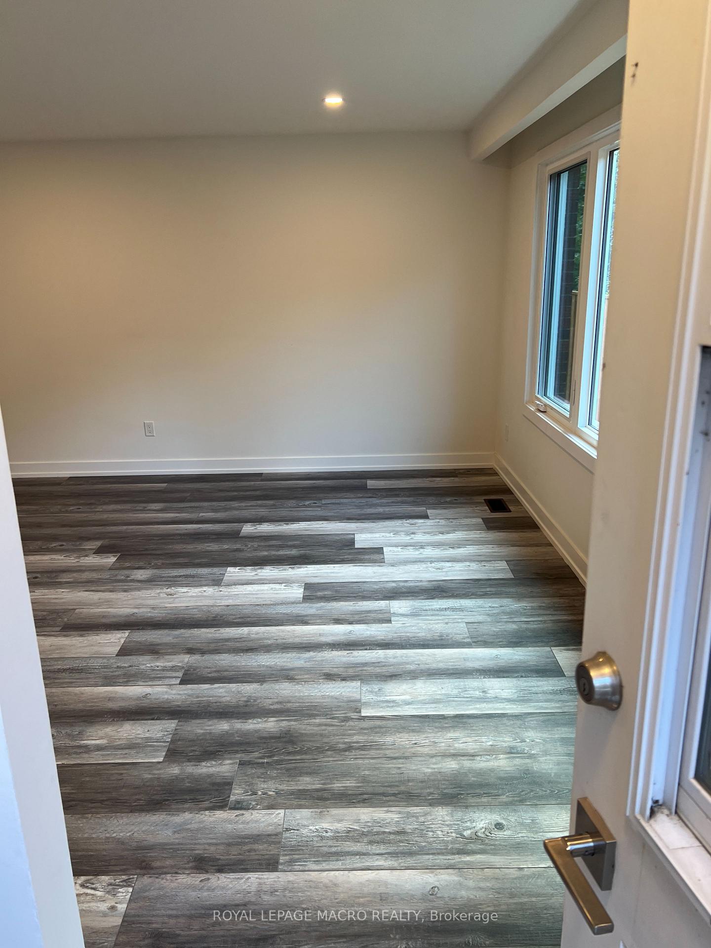 Photo 4 of 80 Delawana Drive, Hamilton, Riverdale — HOMEH