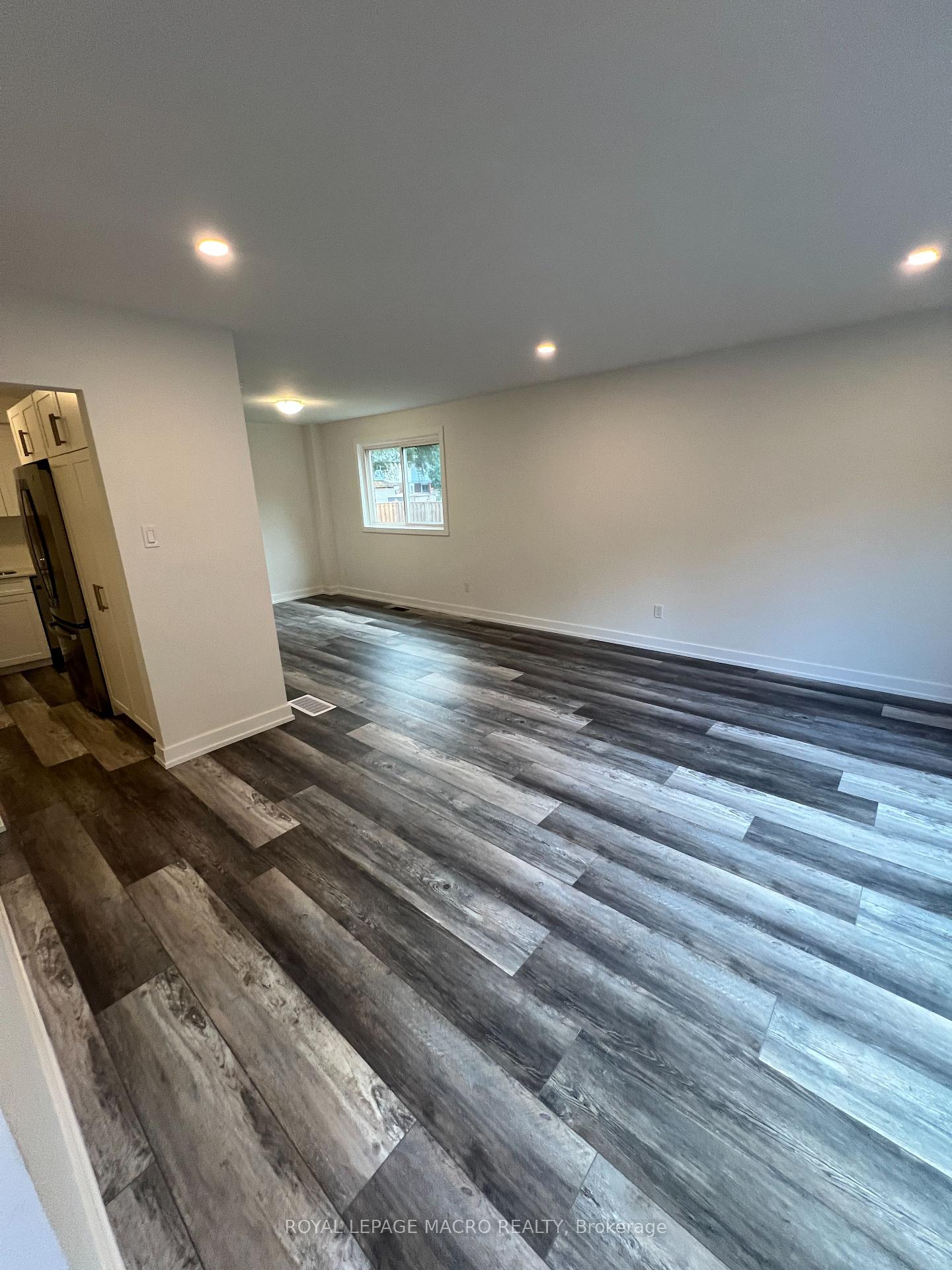 Photo 5 of 80 Delawana Drive, Hamilton, Riverdale — HOMEH