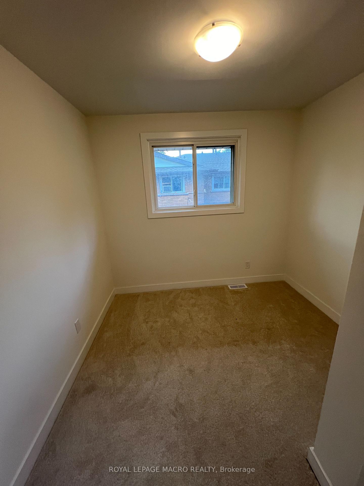 Photo 15 of 80 Delawana Drive, Hamilton, Riverdale — HOMEH