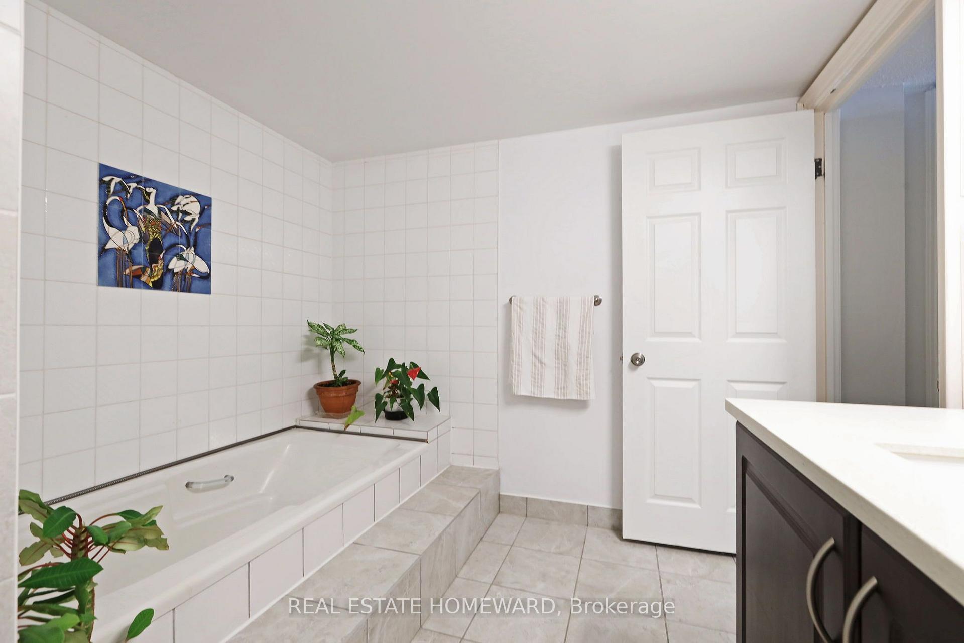 Photo 20 of Unit 1913, 4725 Sheppard Avenue E, Scarborough, Agincourt South-Malvern West — HOMEH