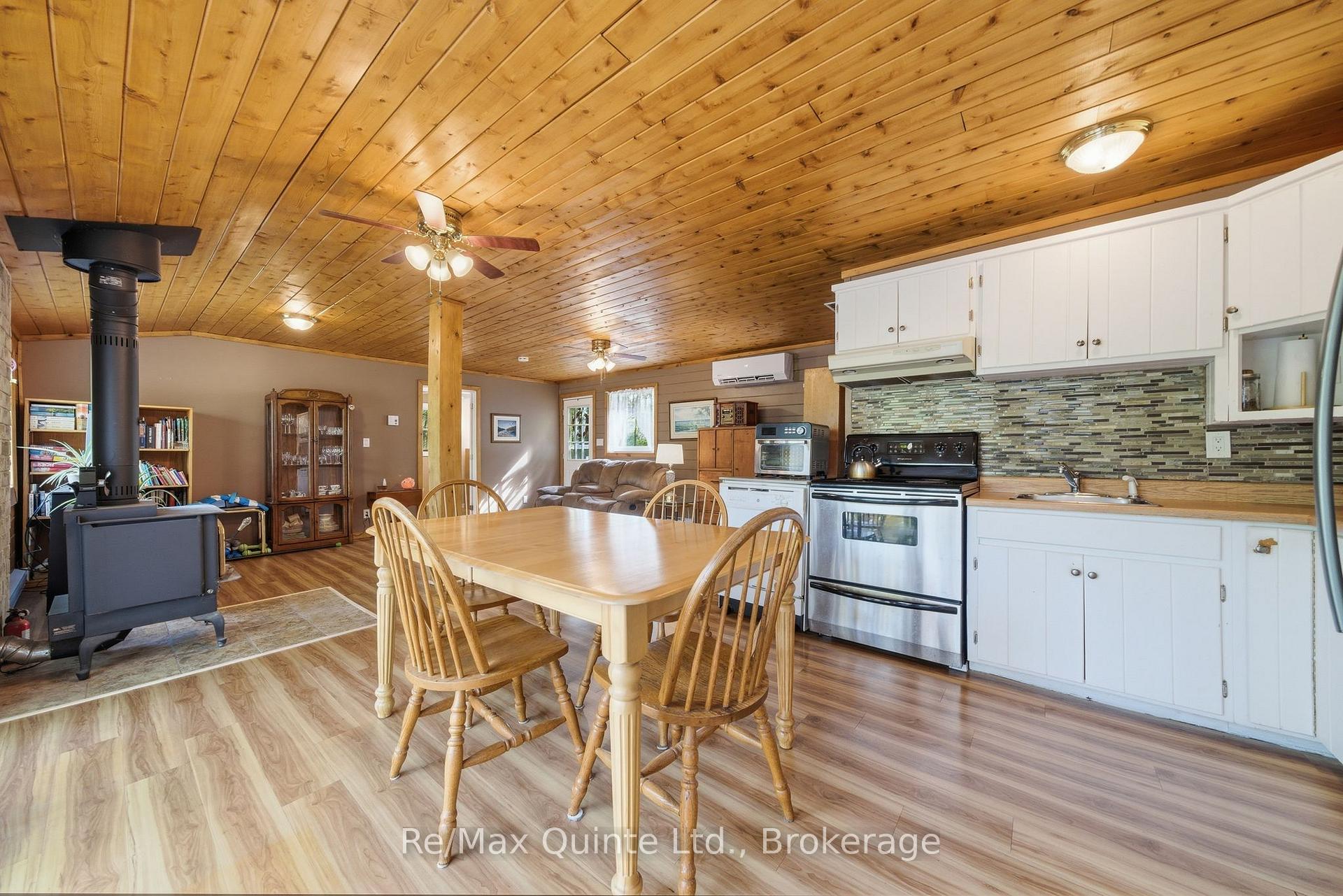 Photo 10 of 122 Cottage Lane, Tweed, Elzevir (Twp) — HOMEH