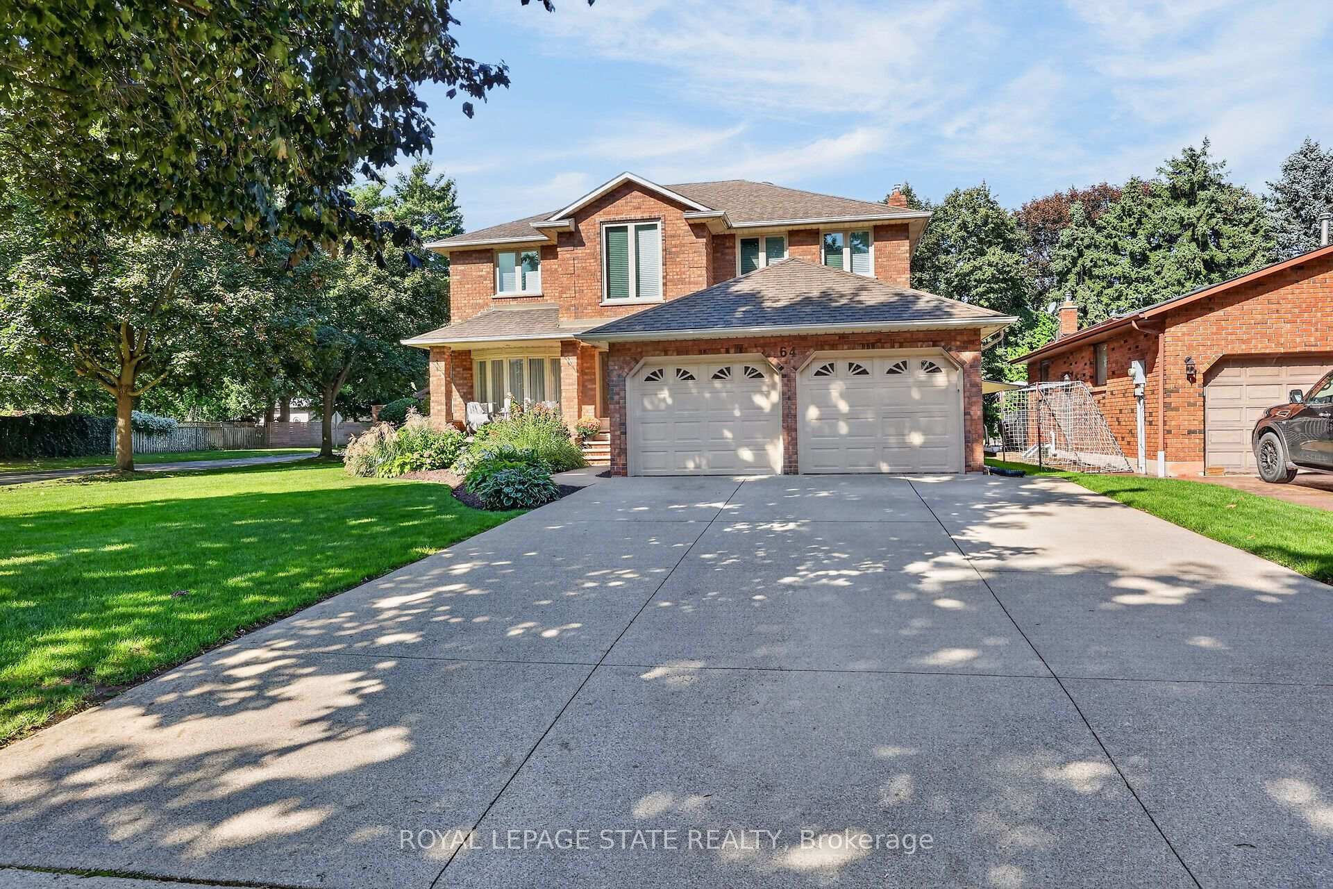Photo 2 of 64 Driftwood Court, Grimsby, Grimsby East — HOMEH