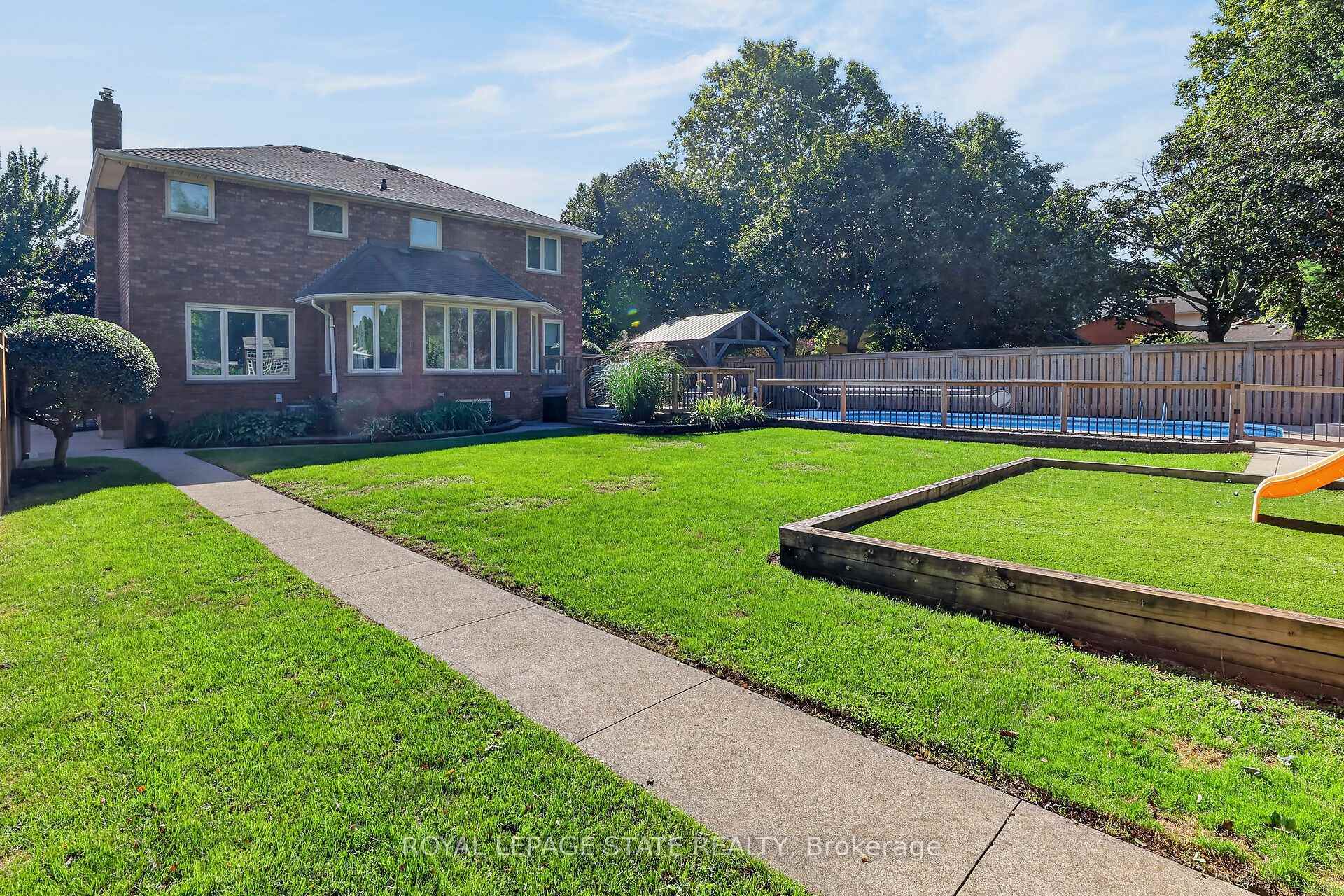 Photo 35 of 64 Driftwood Court, Grimsby, Grimsby East — HOMEH