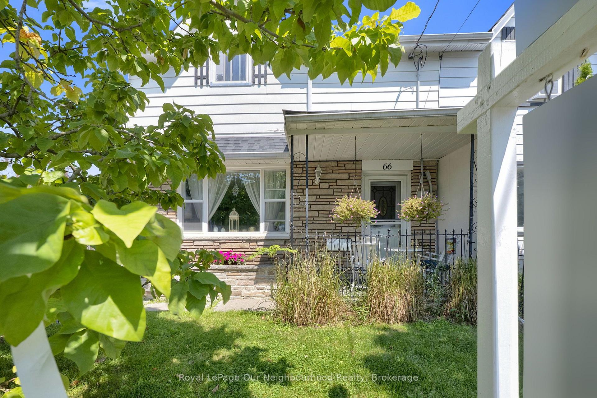 Photo 3 of 66 Wellington Street, Clarington, Bowmanville — HOMEH