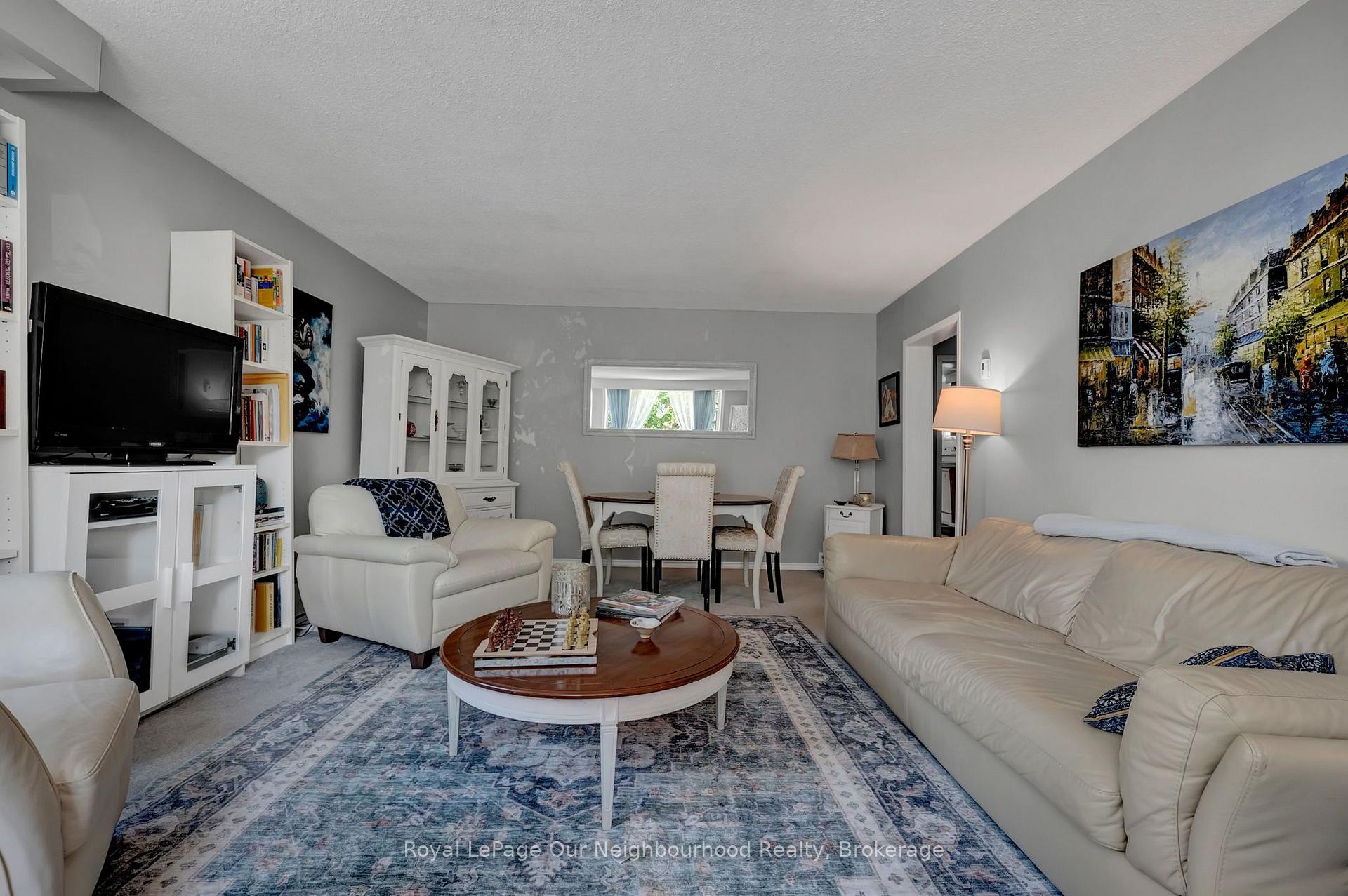 Photo 11 of 66 Wellington Street, Clarington, Bowmanville — HOMEH